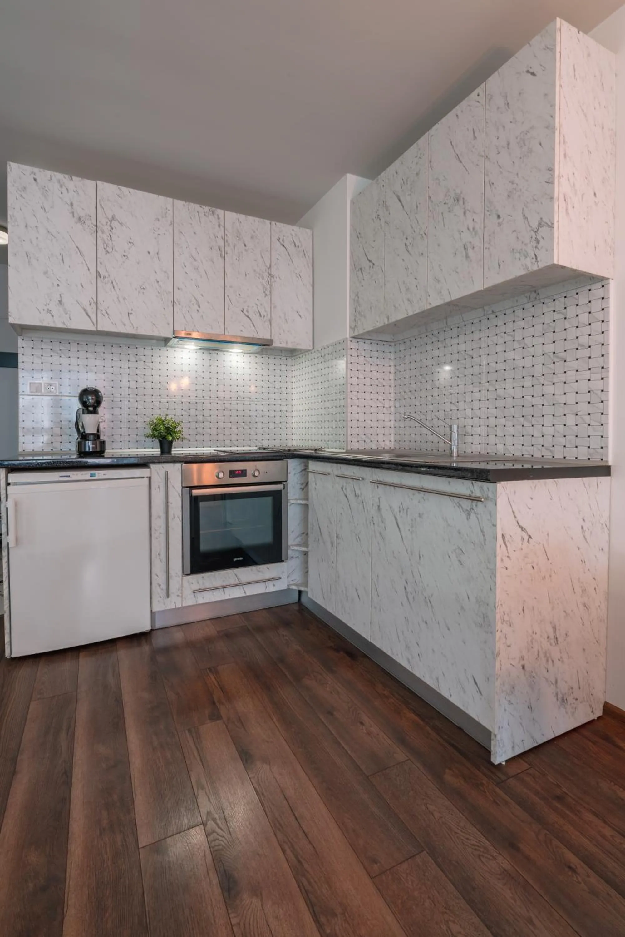 Kitchen or kitchenette in Bright Studio in the City Center