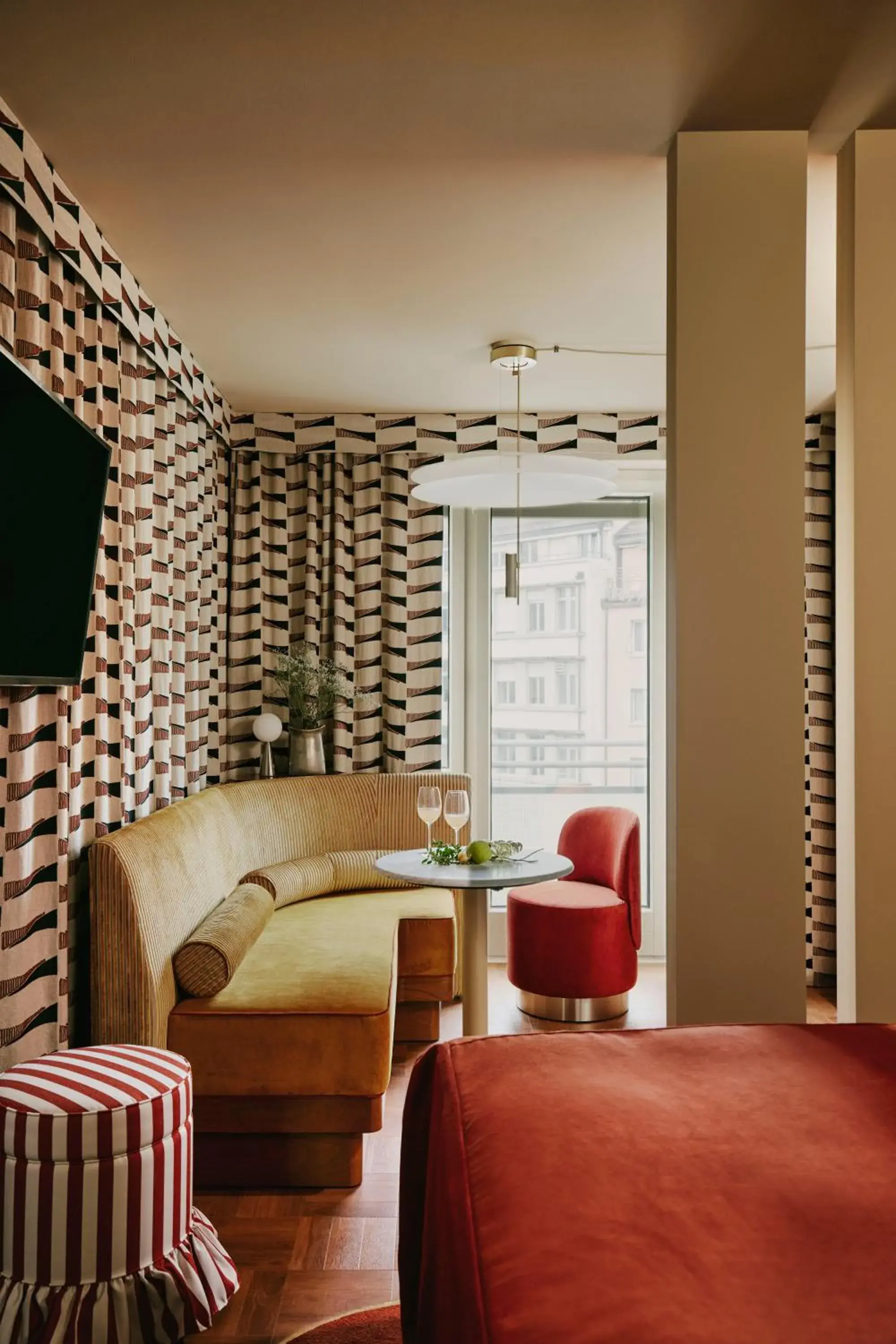 Photo of the whole room in Locke am Platz Zurich Photo of the whole room in Locke am Platz Zurich