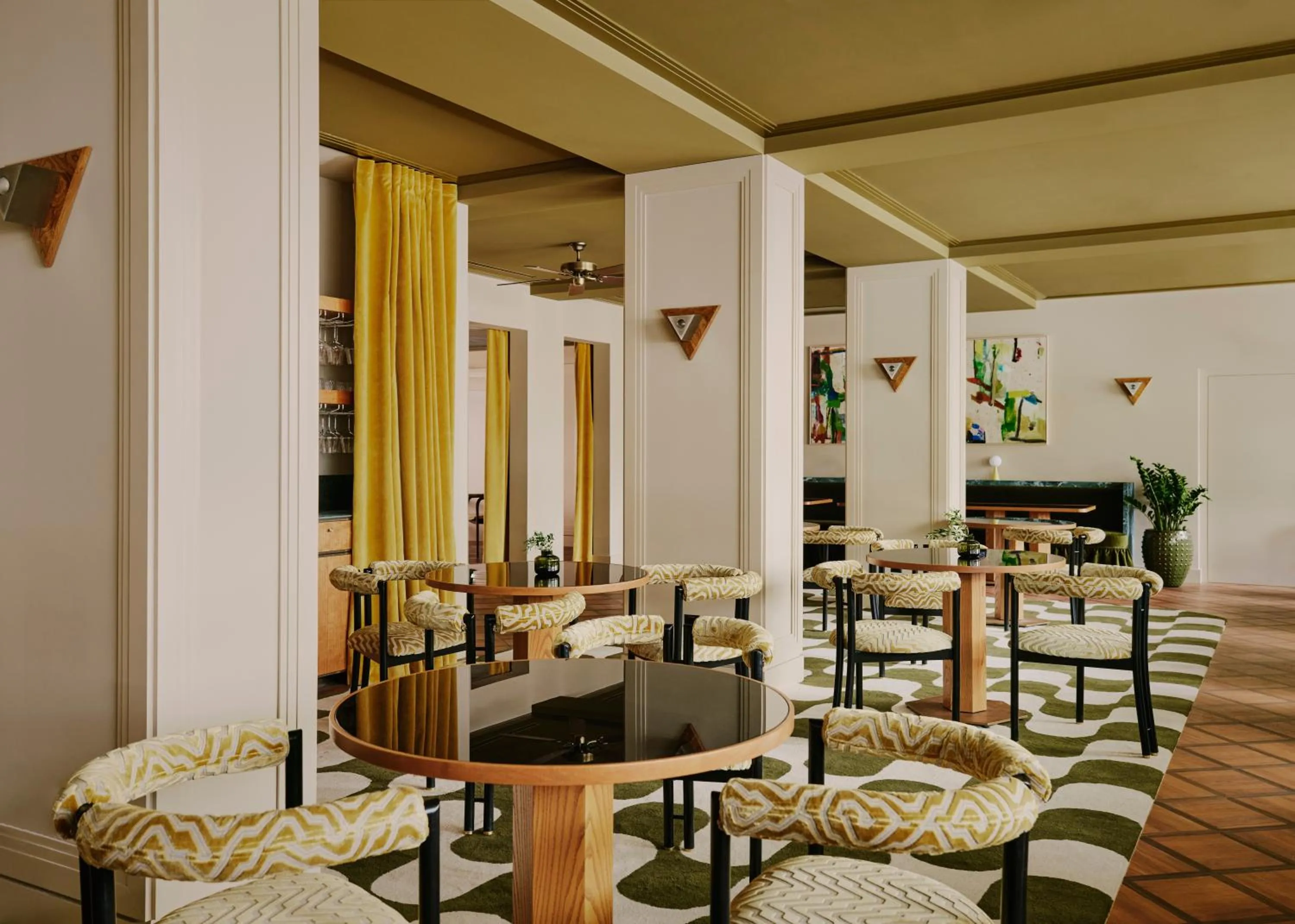 Restaurant/places to eat in Locke am Platz Zurich