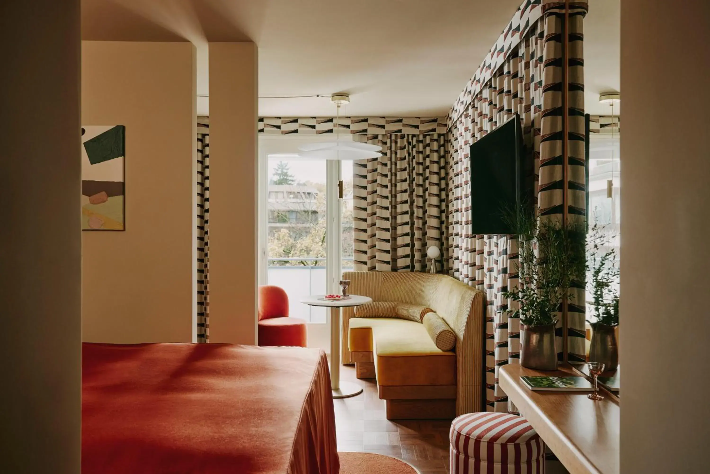 Photo of the whole room in Locke am Platz Zurich Photo of the whole room in Locke am Platz Zurich