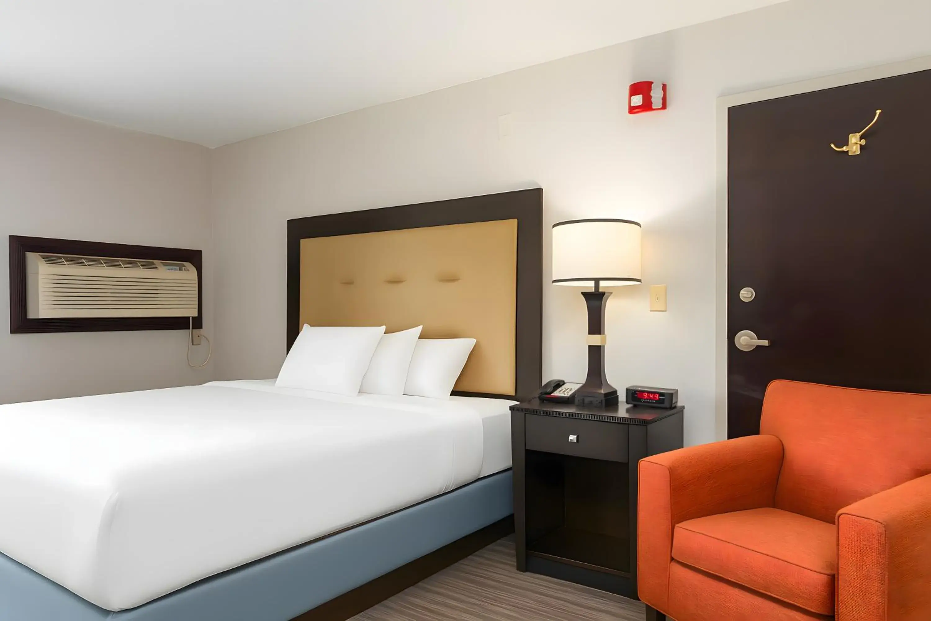 Bed in Branson Hillside Hotel Bed in Branson Hillside Hotel