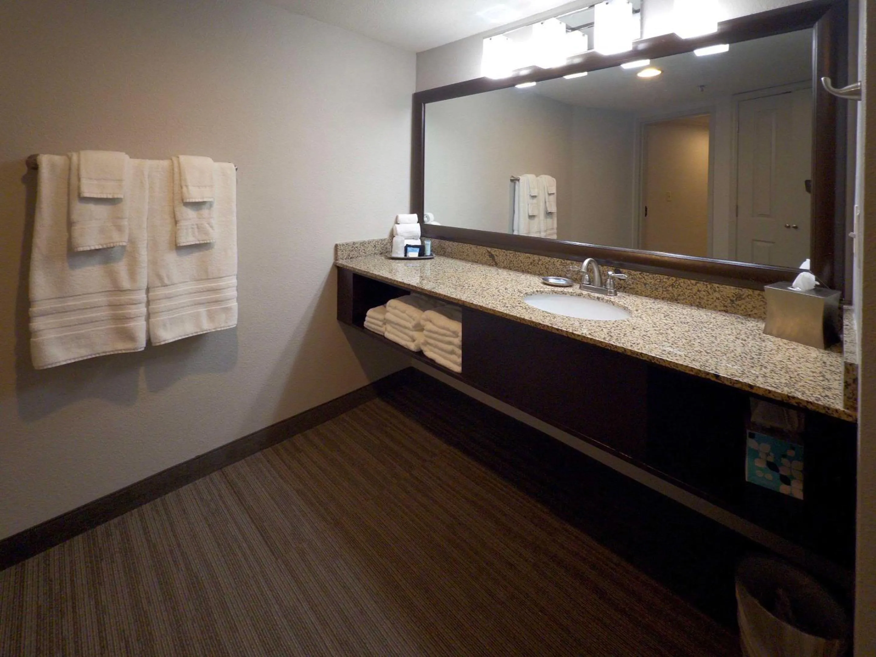 Bedroom in Branson Hillside Hotel