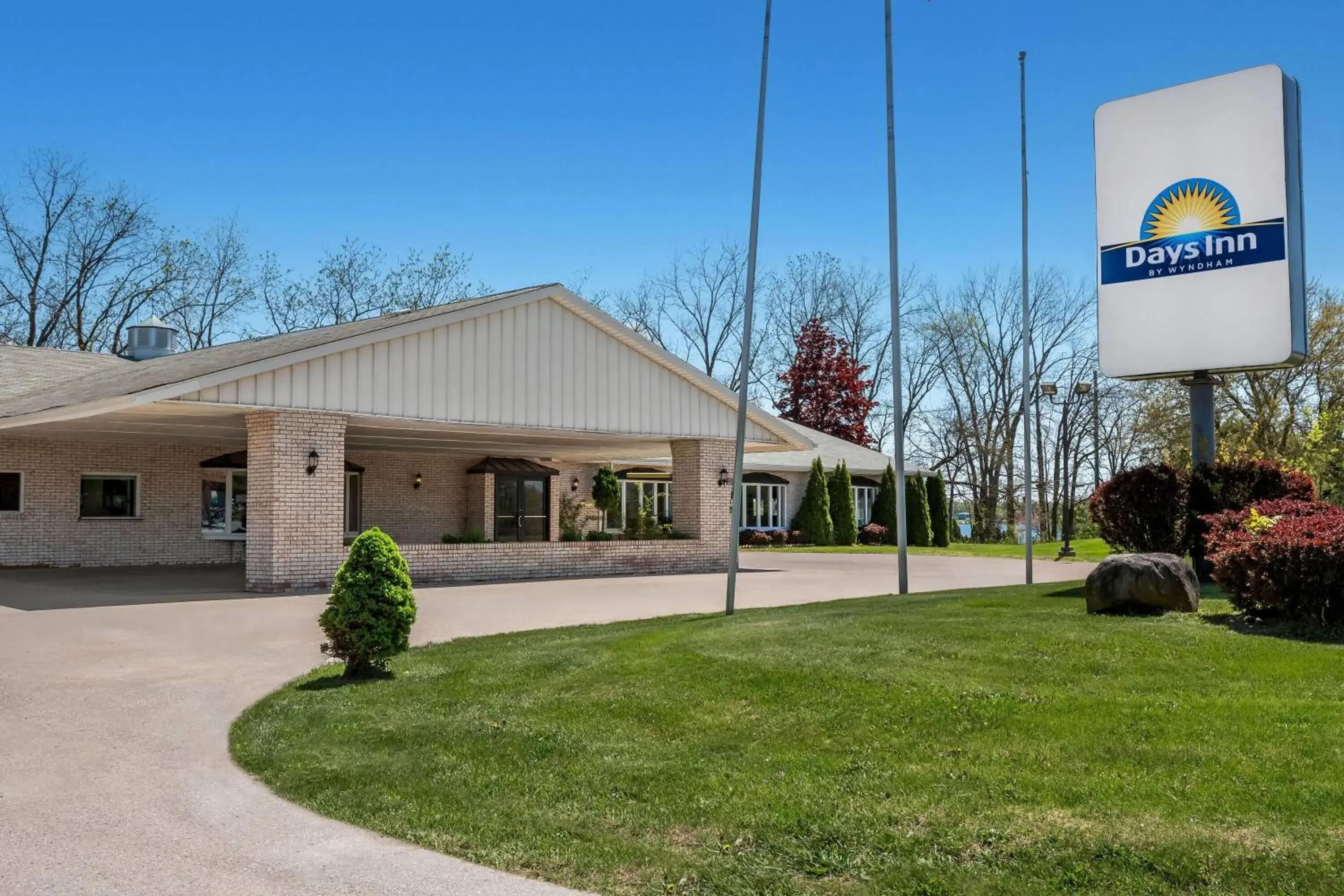 Property building in Days Inn by Wyndham Whitmore Lake Near Ann Arbor And Brighton Property building in Days Inn by Wyndham Whitmore Lake Near Ann Arbor And Brighton