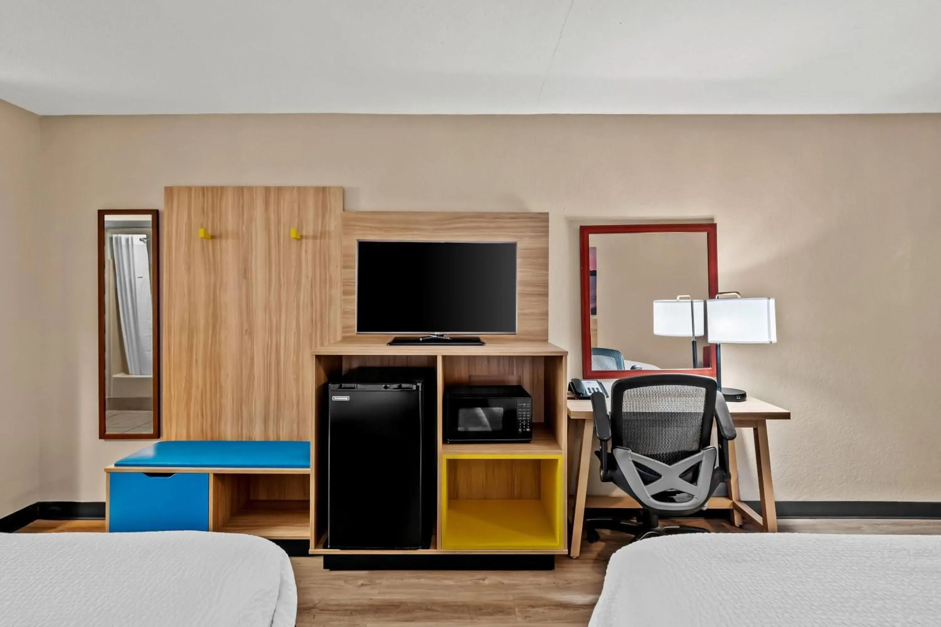 Bed in Days Inn by Wyndham Whitmore Lake Near Ann Arbor And Brighton Bed in Days Inn by Wyndham Whitmore Lake Near Ann Arbor And Brighton