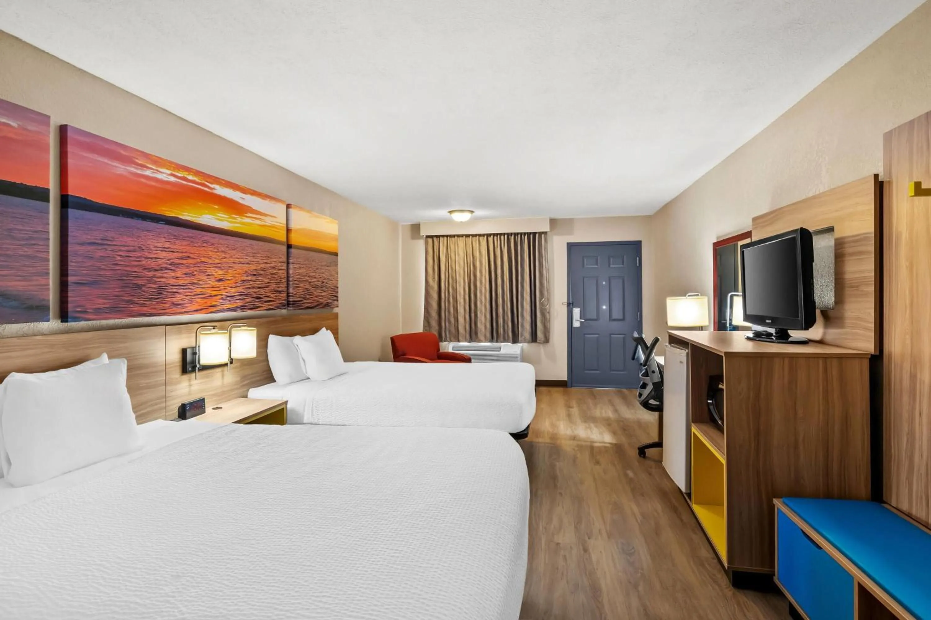 Bed in Days Inn by Wyndham Whitmore Lake Near Ann Arbor And Brighton