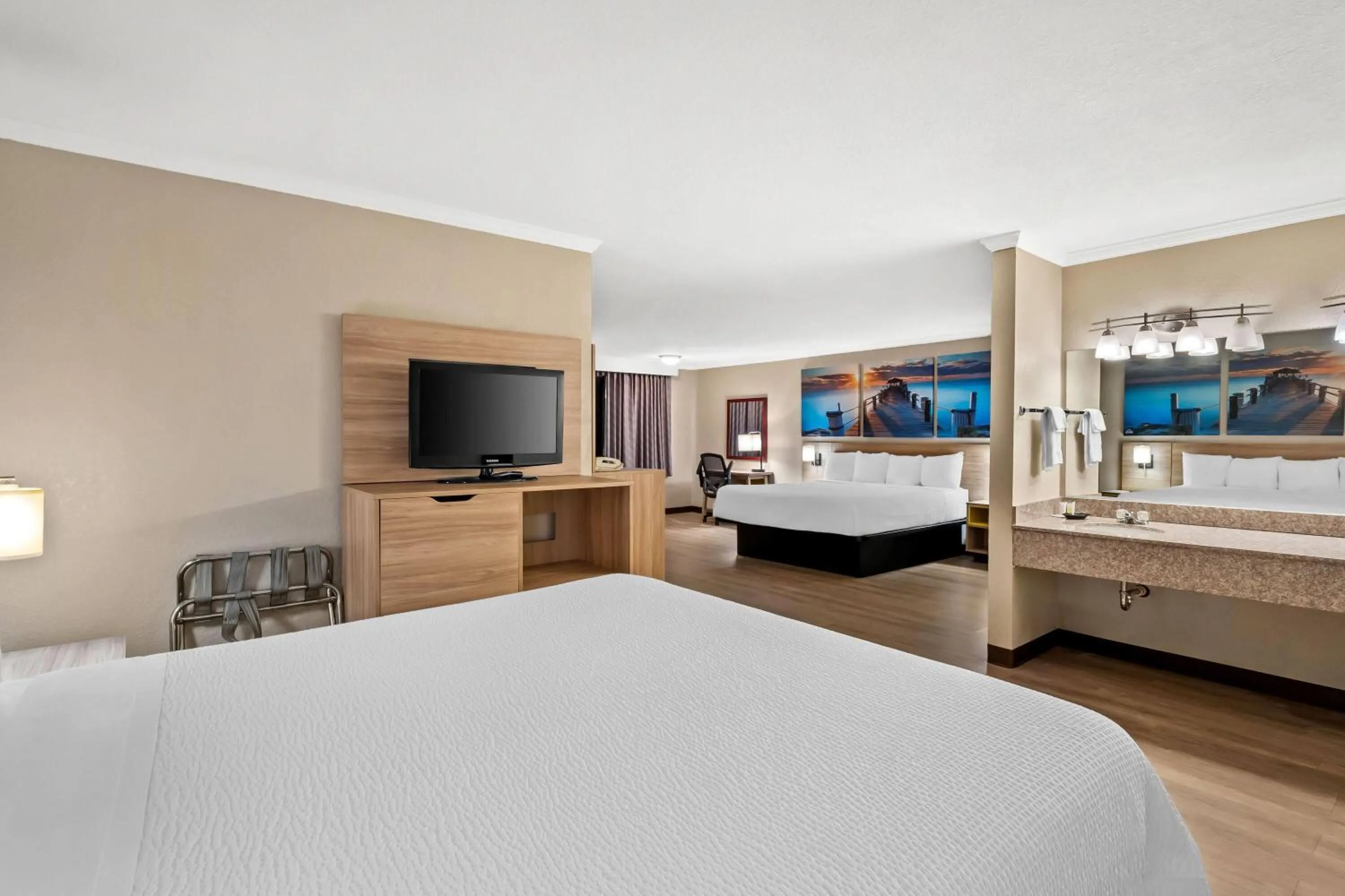 Photo of the whole room, Bed in Days Inn by Wyndham Whitmore Lake Near Ann Arbor And Brighton