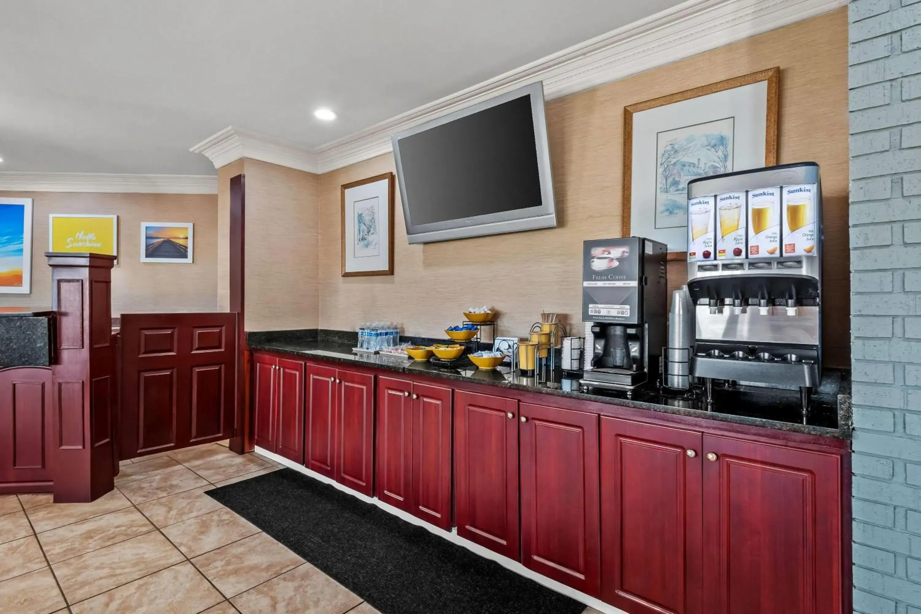 Breakfast in Days Inn by Wyndham Whitmore Lake Near Ann Arbor And Brighton Breakfast in Days Inn by Wyndham Whitmore Lake Near Ann Arbor And Brighton