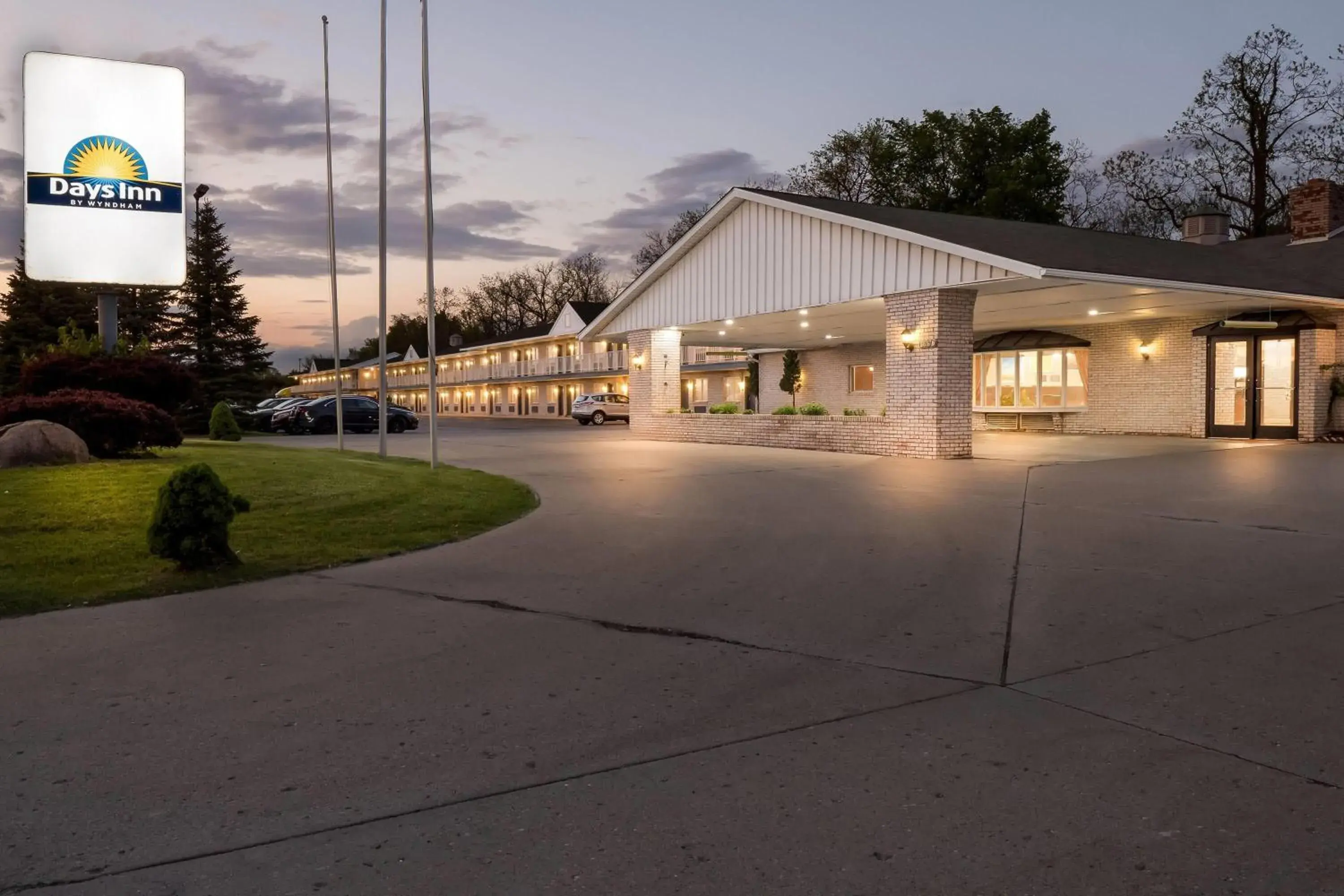 Property building in Days Inn by Wyndham Whitmore Lake Near Ann Arbor And Brighton Property building in Days Inn by Wyndham Whitmore Lake Near Ann Arbor And Brighton