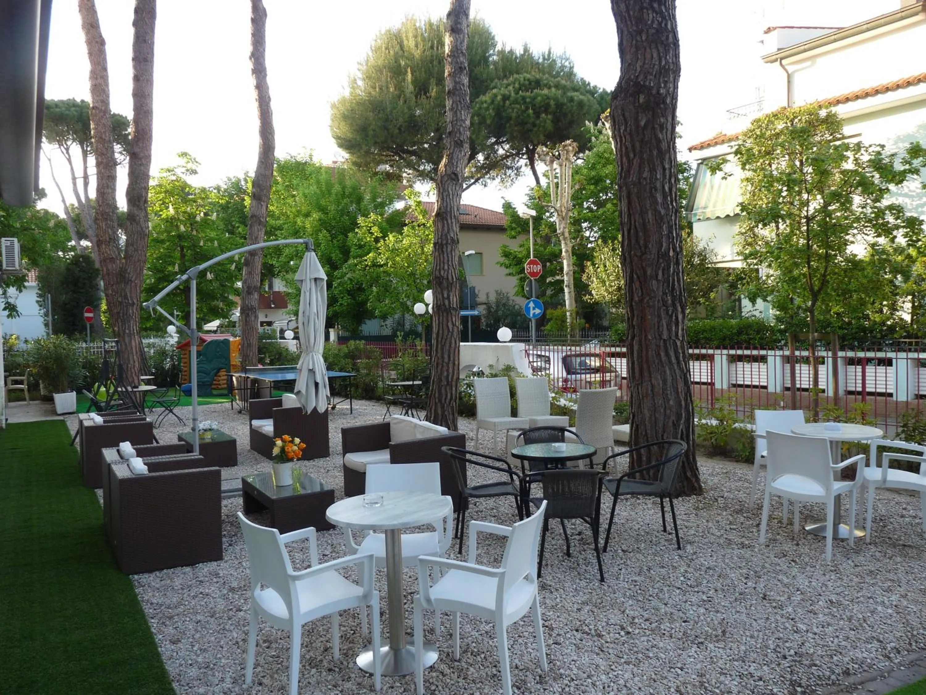 Patio in Hotel Pierre "NUOVA GESTIONE"