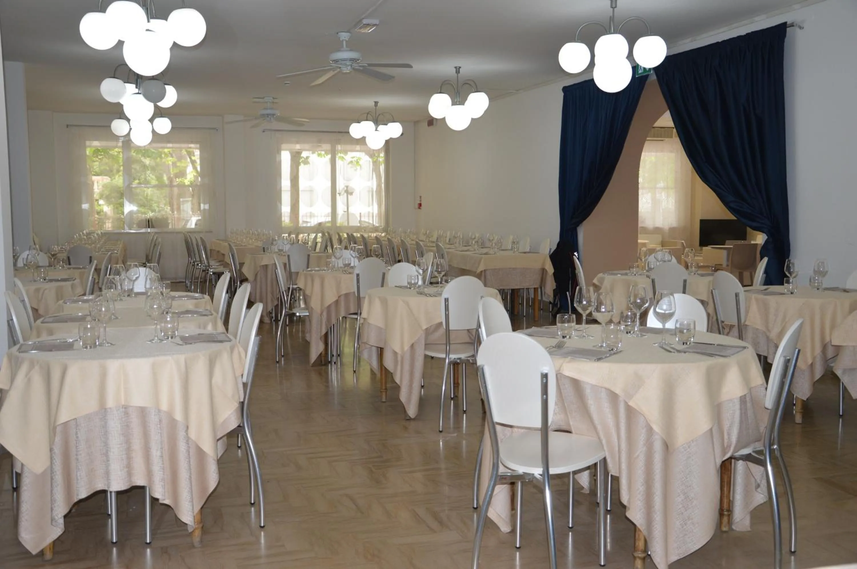 Restaurant/places to eat in Hotel Pierre "NUOVA GESTIONE"
