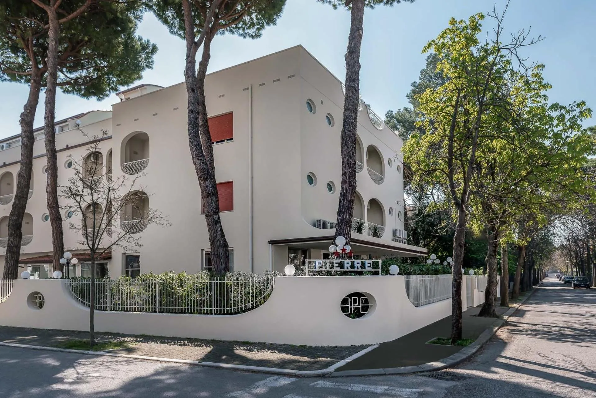 Property building in Hotel Pierre "NUOVA GESTIONE"