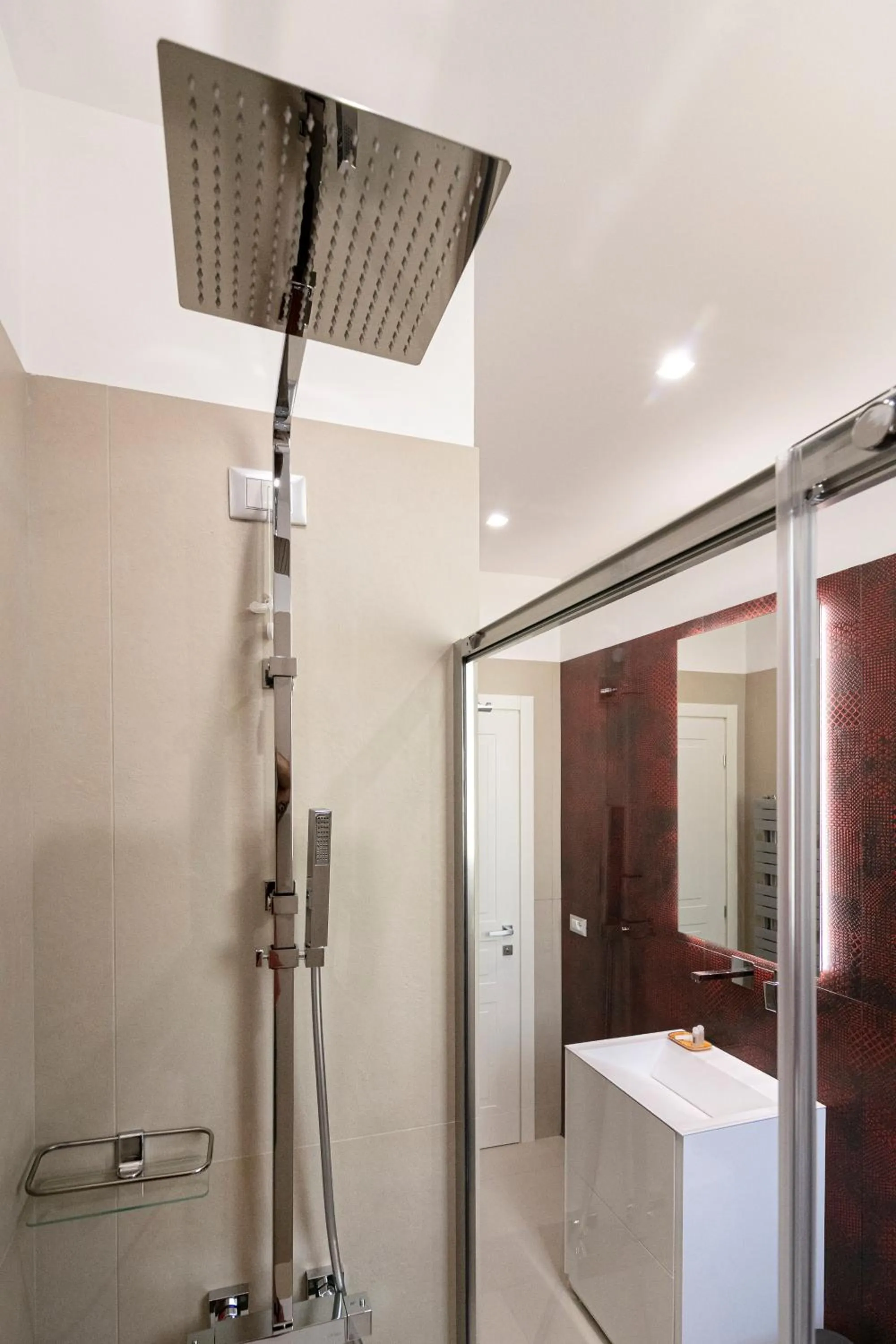 Shower in Stellaris Apartrooms