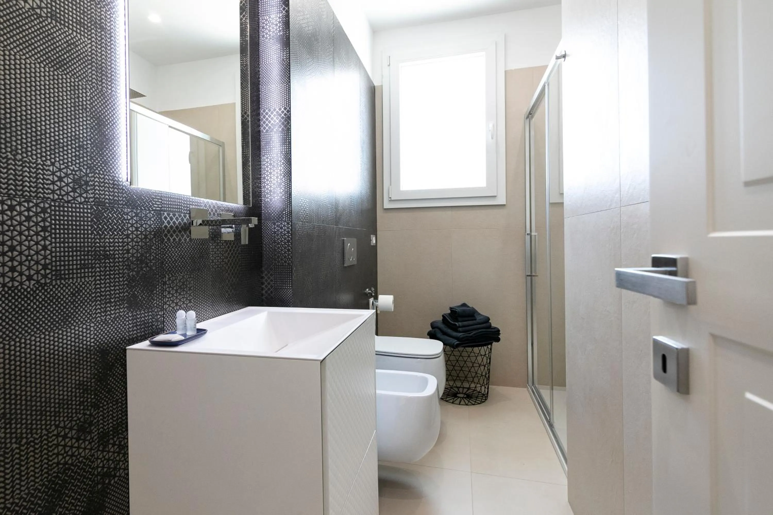 Shower in Stellaris Apartrooms