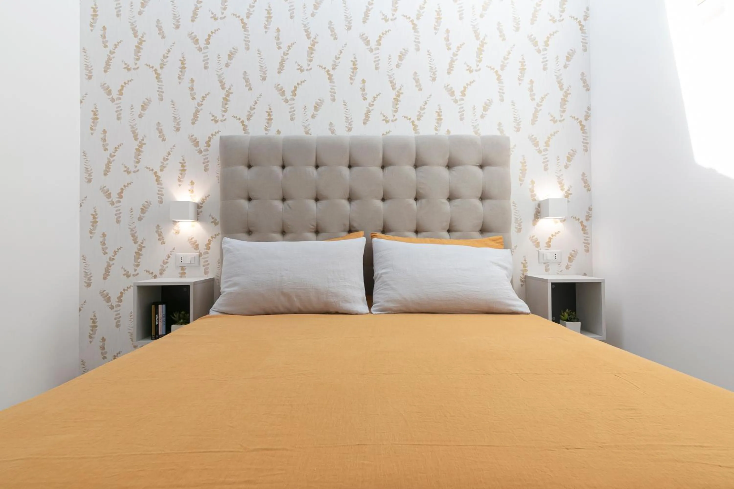 Bed in Stellaris Apartrooms