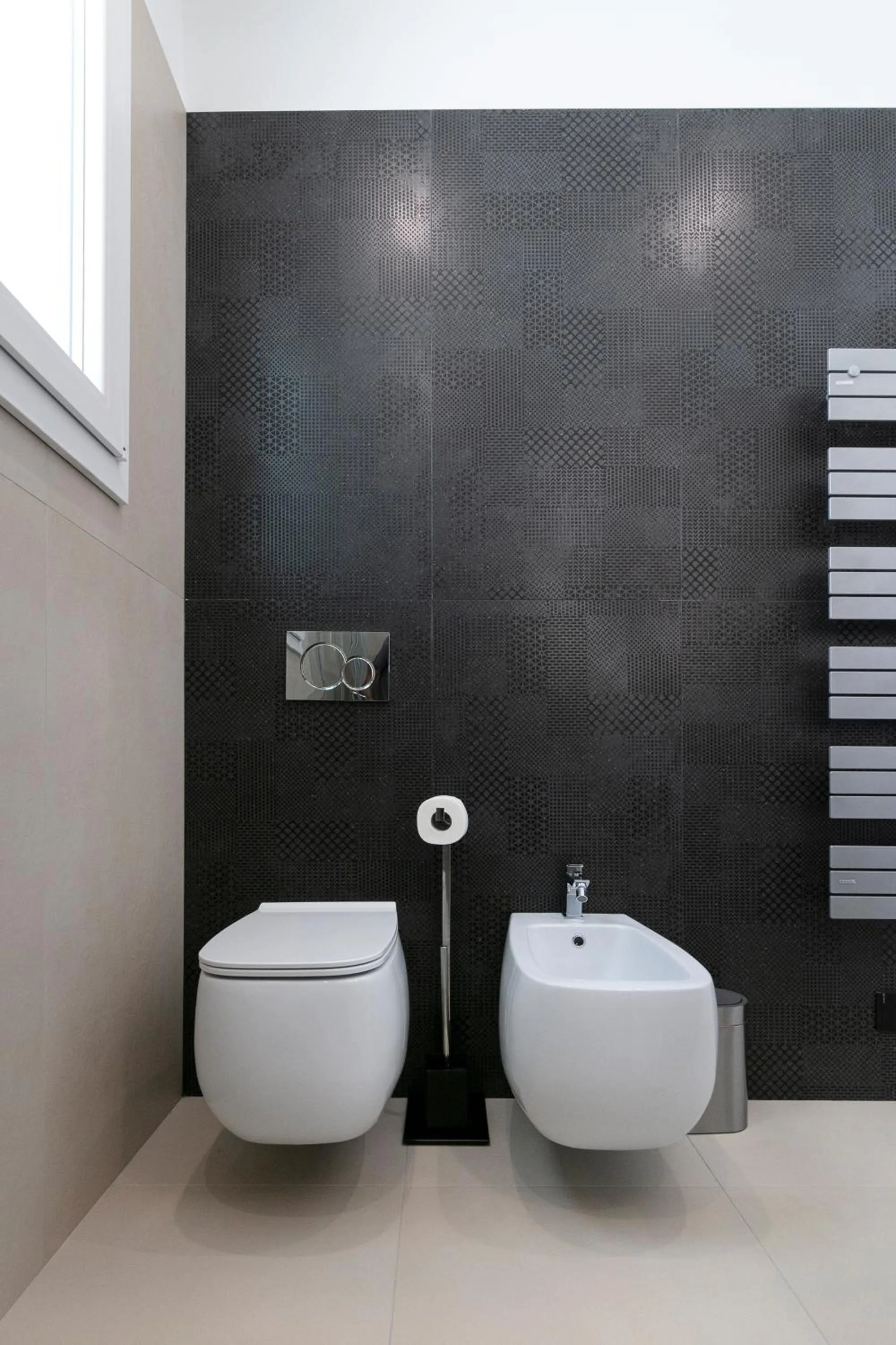 Toilet in Stellaris Apartrooms