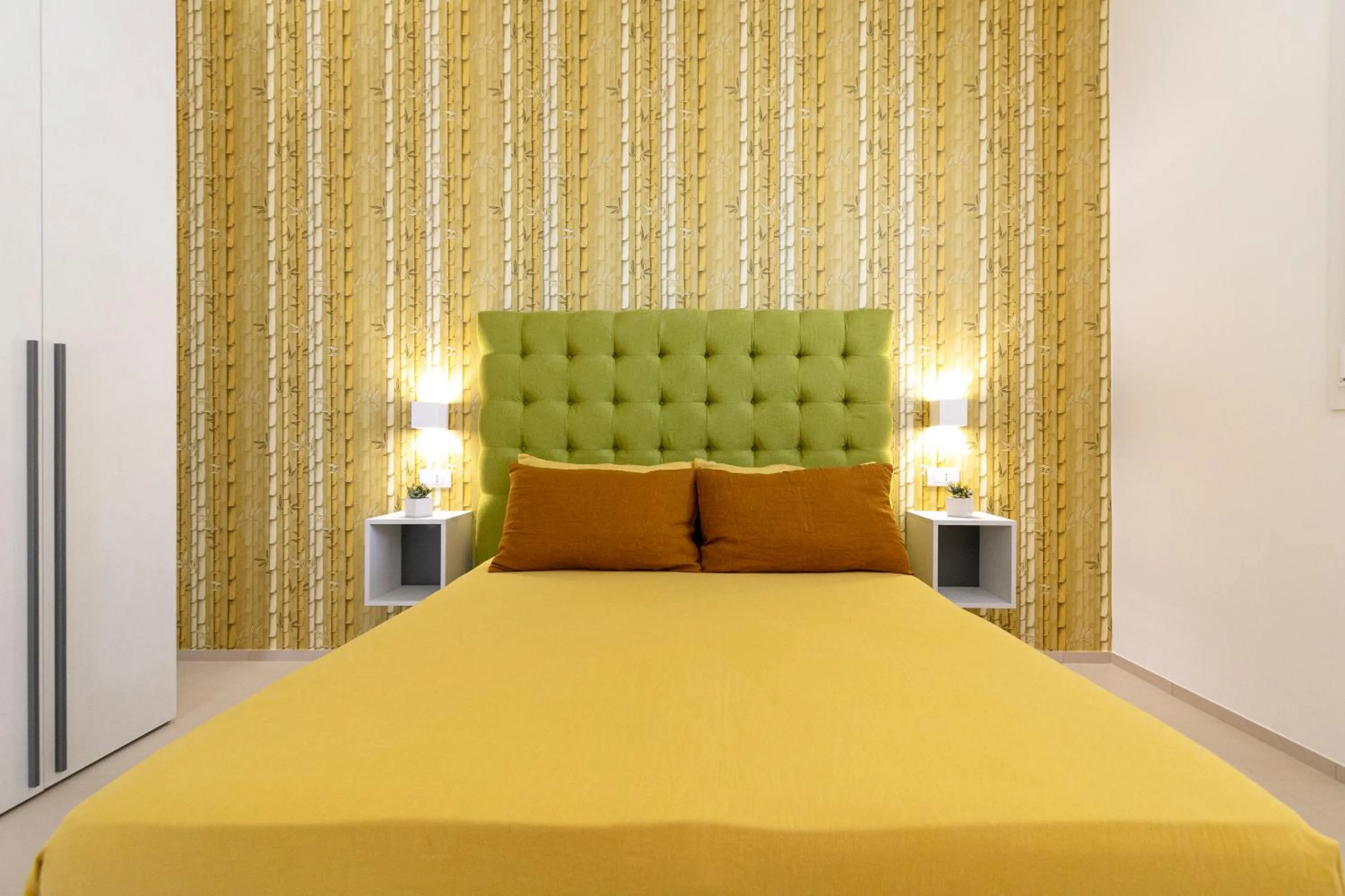 Bed in Stellaris Apartrooms