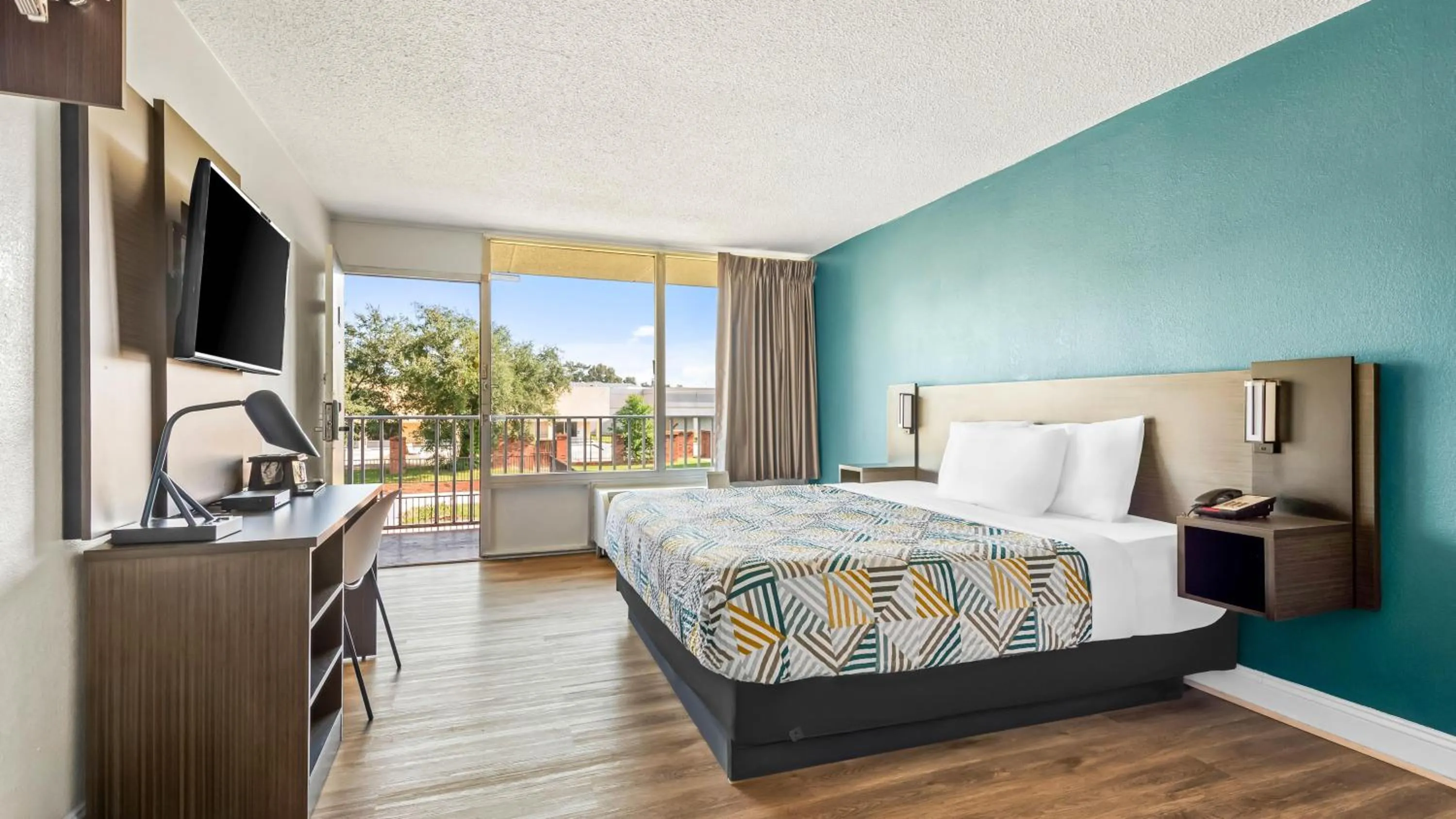 Bedroom, Bed in Motel 6 Hammond, LA – I 12 – I 55