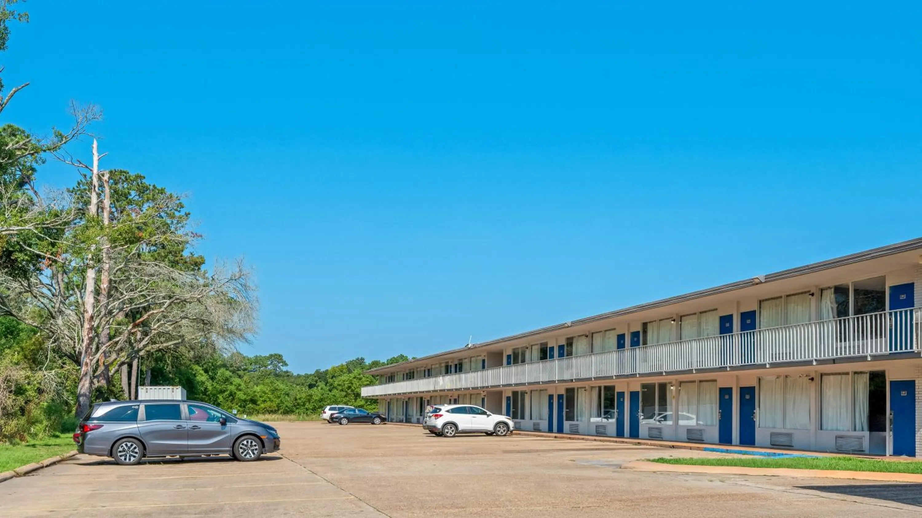 Property building in Motel 6 Hammond, LA – I 12 – I 55