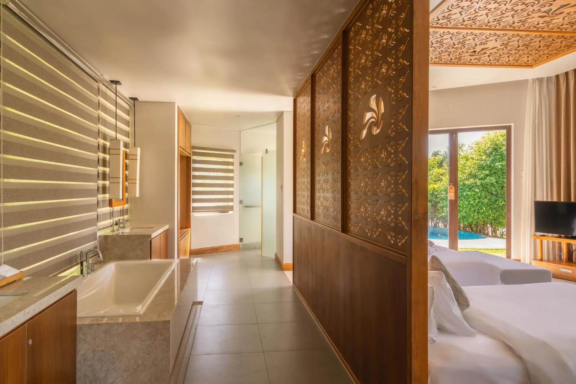 Bath, Bed in The Shells Resort & Spa Phu Quoc