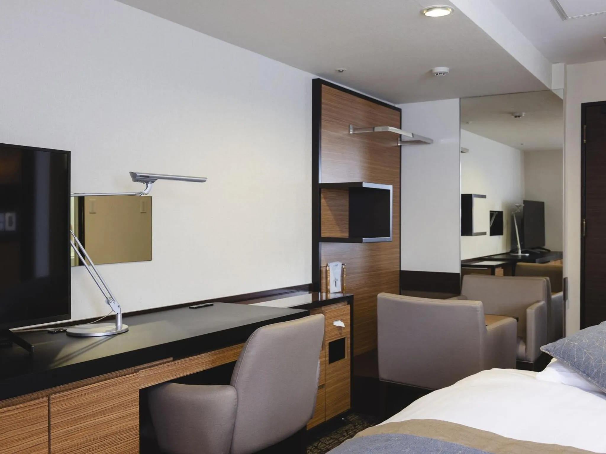 Photo of the whole room in Hotel Wing International Premium Tokyo Yotsuya