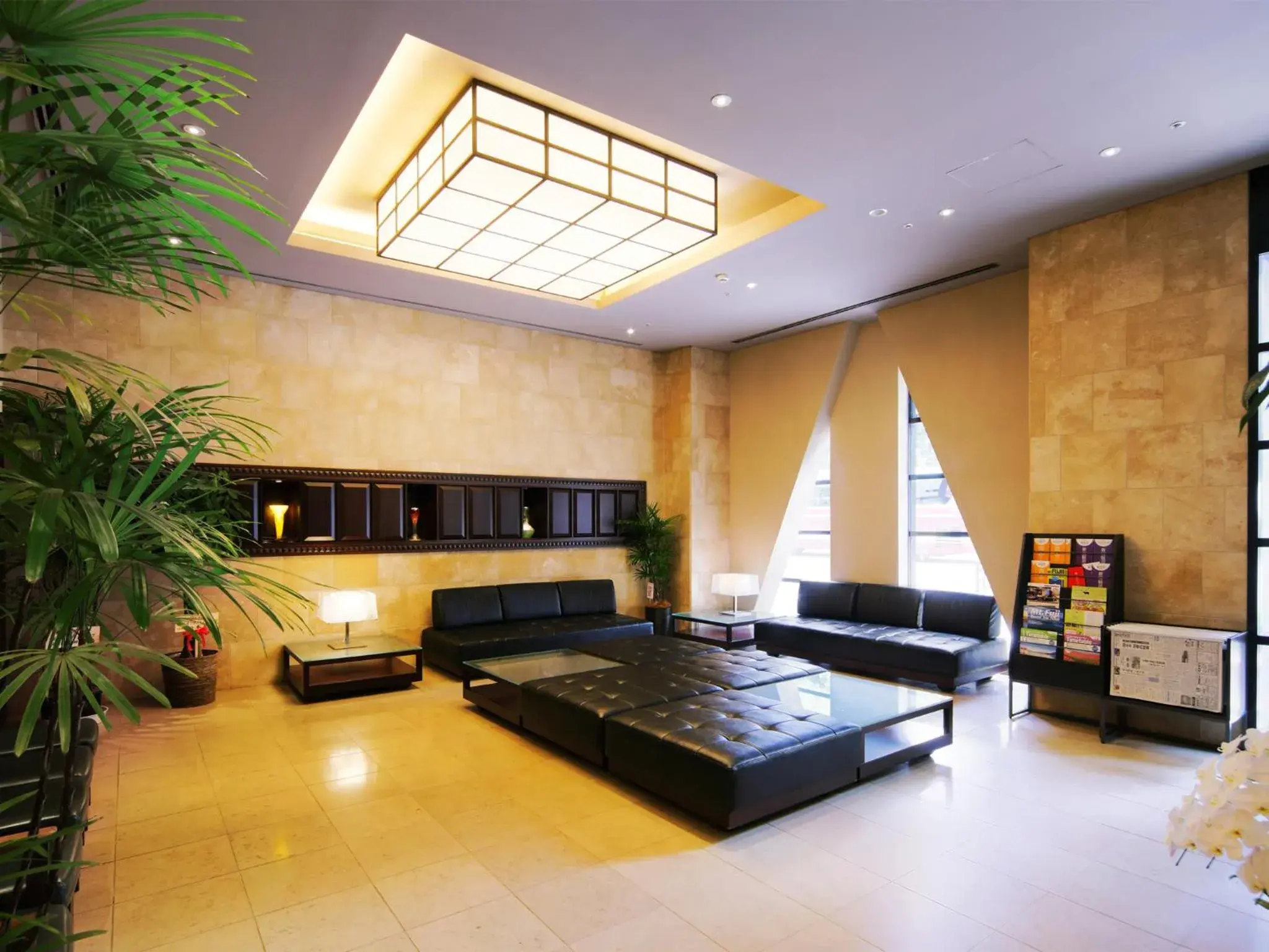Lobby or reception in Hotel Wing International Premium Tokyo Yotsuya Lobby or reception in Hotel Wing International Premium Tokyo Yotsuya