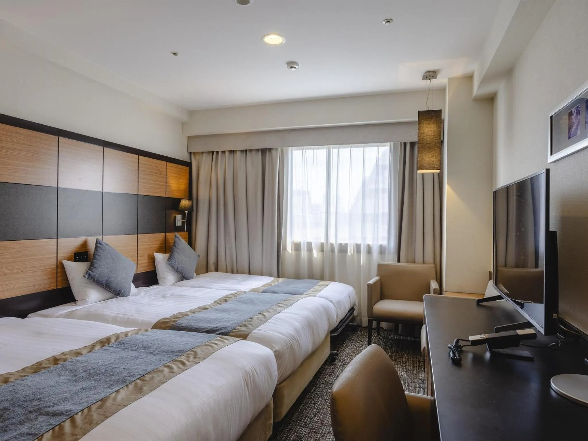 Photo of the whole room, Bed in Hotel Wing International Premium Tokyo Yotsuya