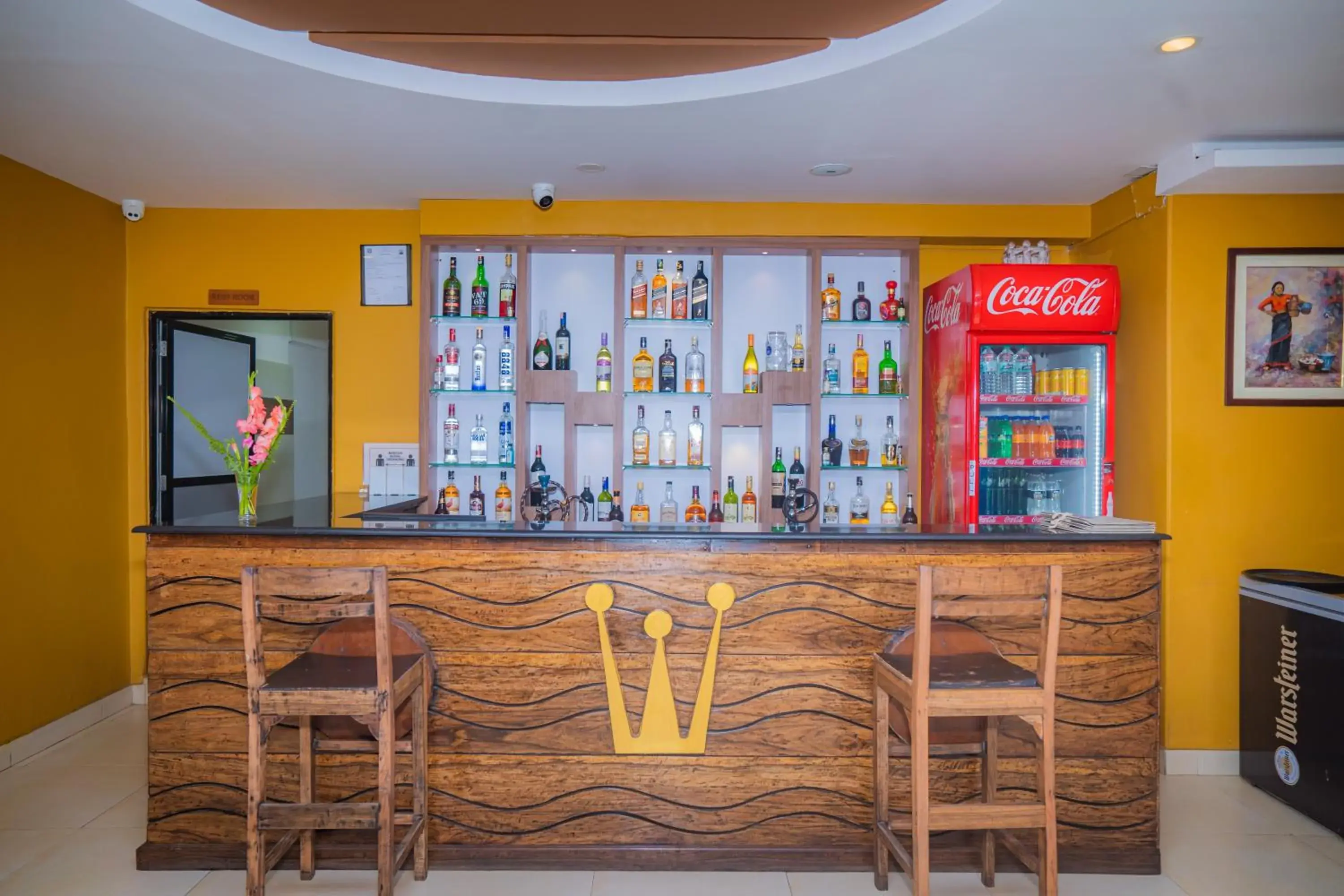 Lounge or bar in Hotel Crown Himalayas Lounge or bar in Hotel Crown Himalayas