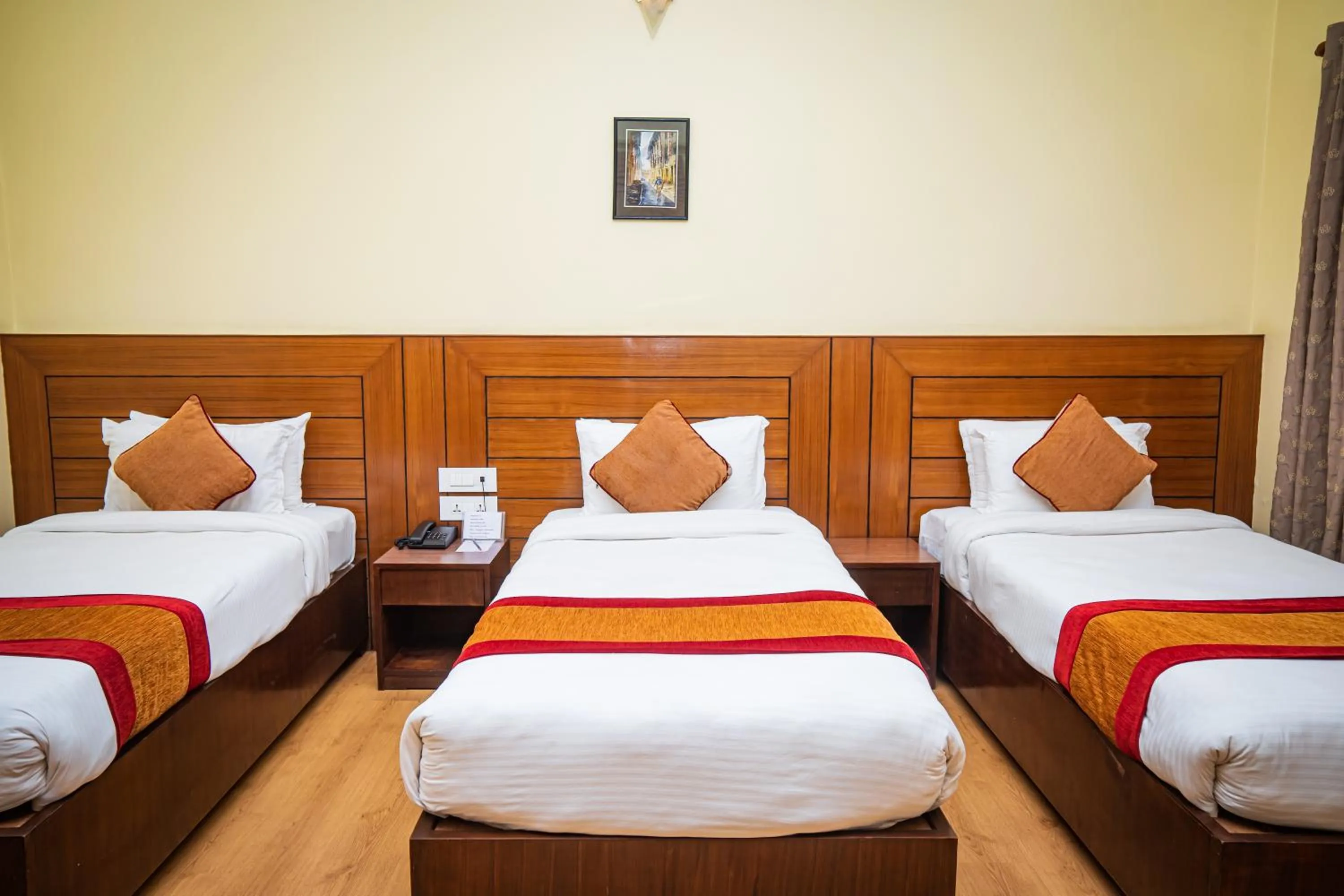 Bedroom, Bed in Hotel Crown Himalayas