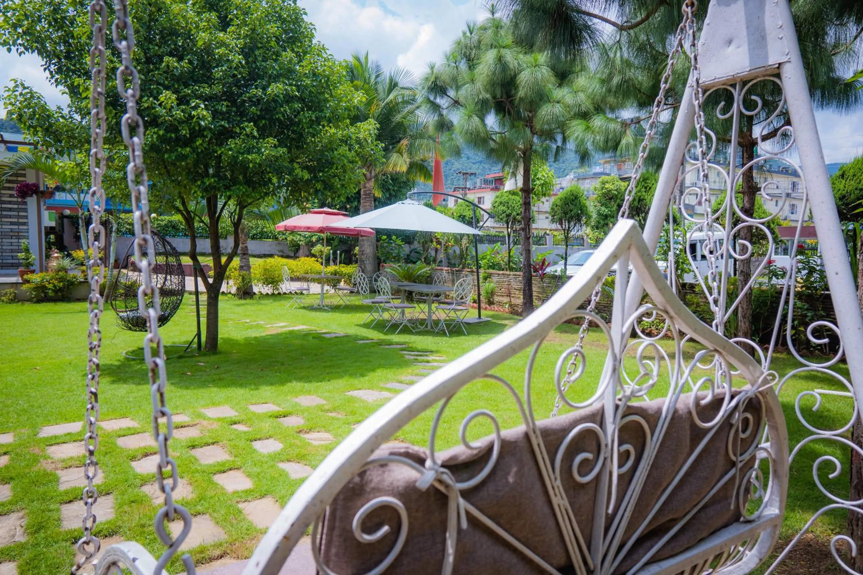 Garden in Hotel Crown Himalayas