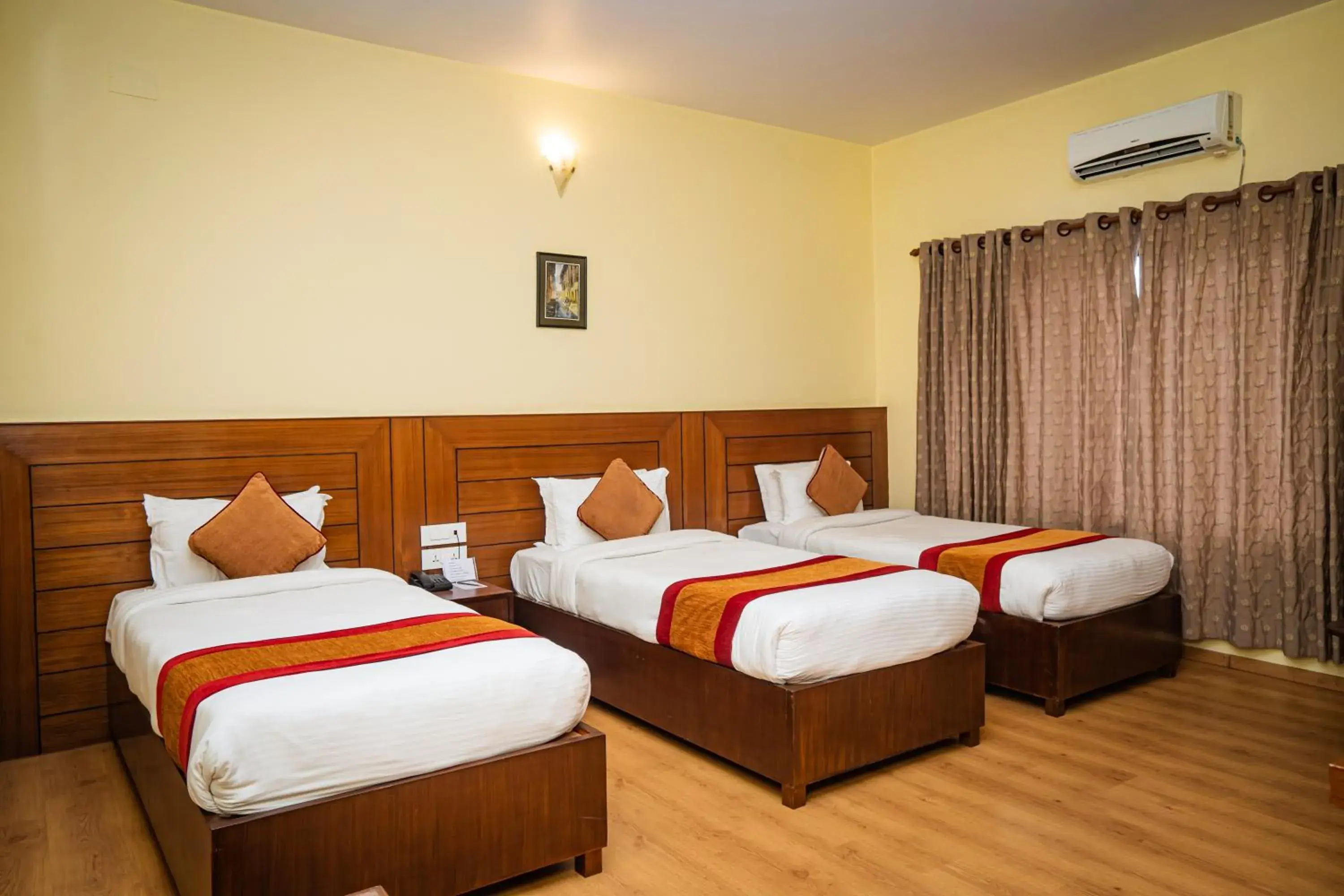 Bedroom, Bed in Hotel Crown Himalayas Bedroom, Bed in Hotel Crown Himalayas