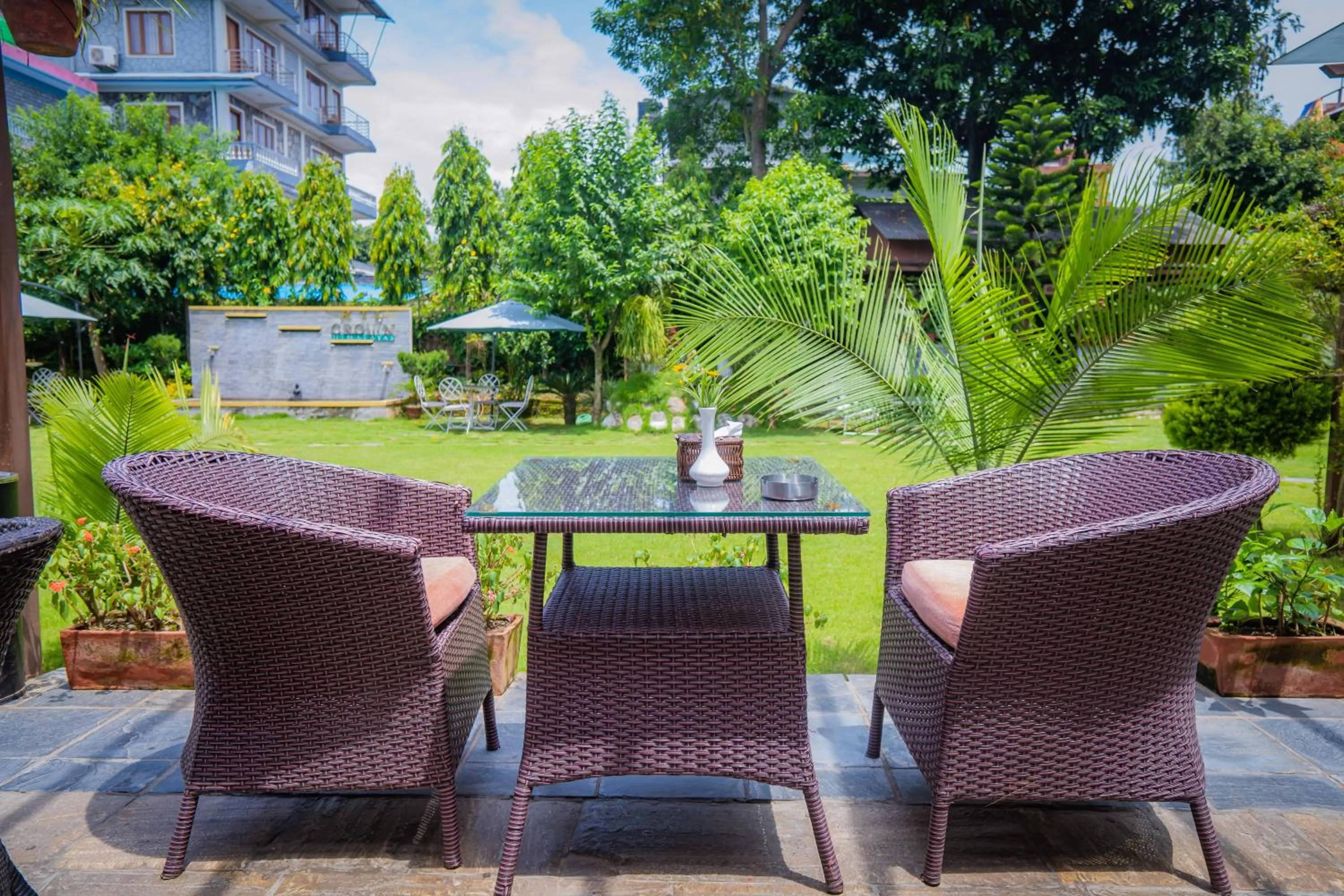 Garden in Hotel Crown Himalayas