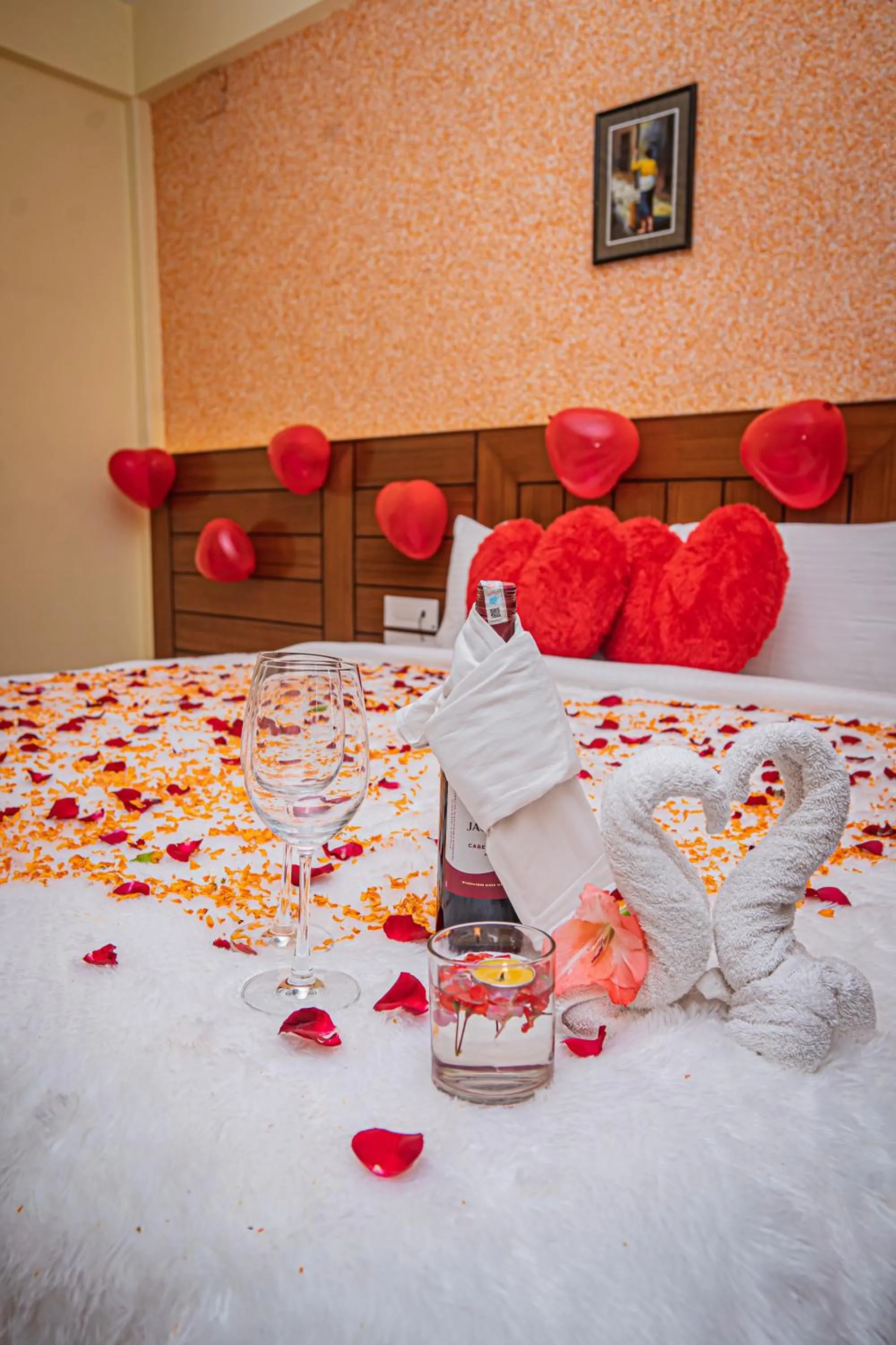 Bed in Hotel Crown Himalayas