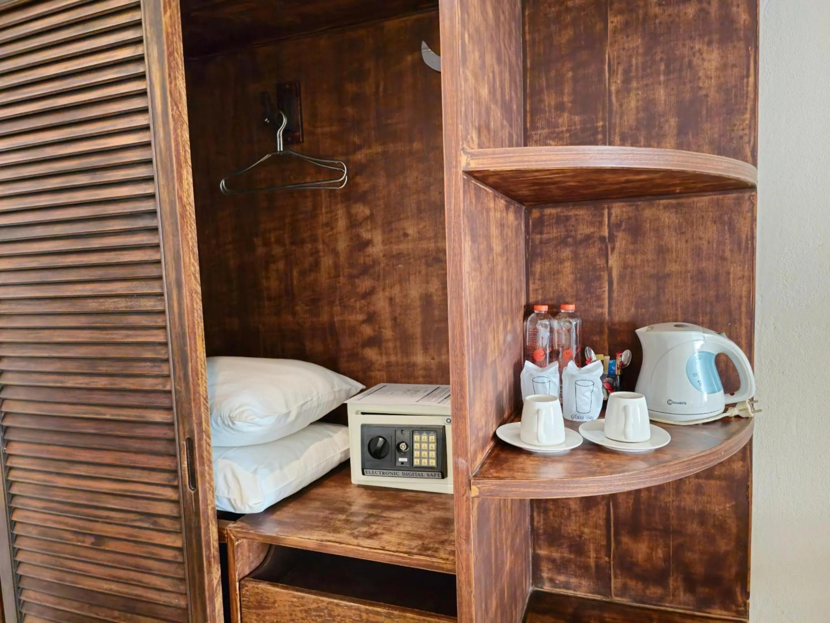 safe in Baan Panwa Resort