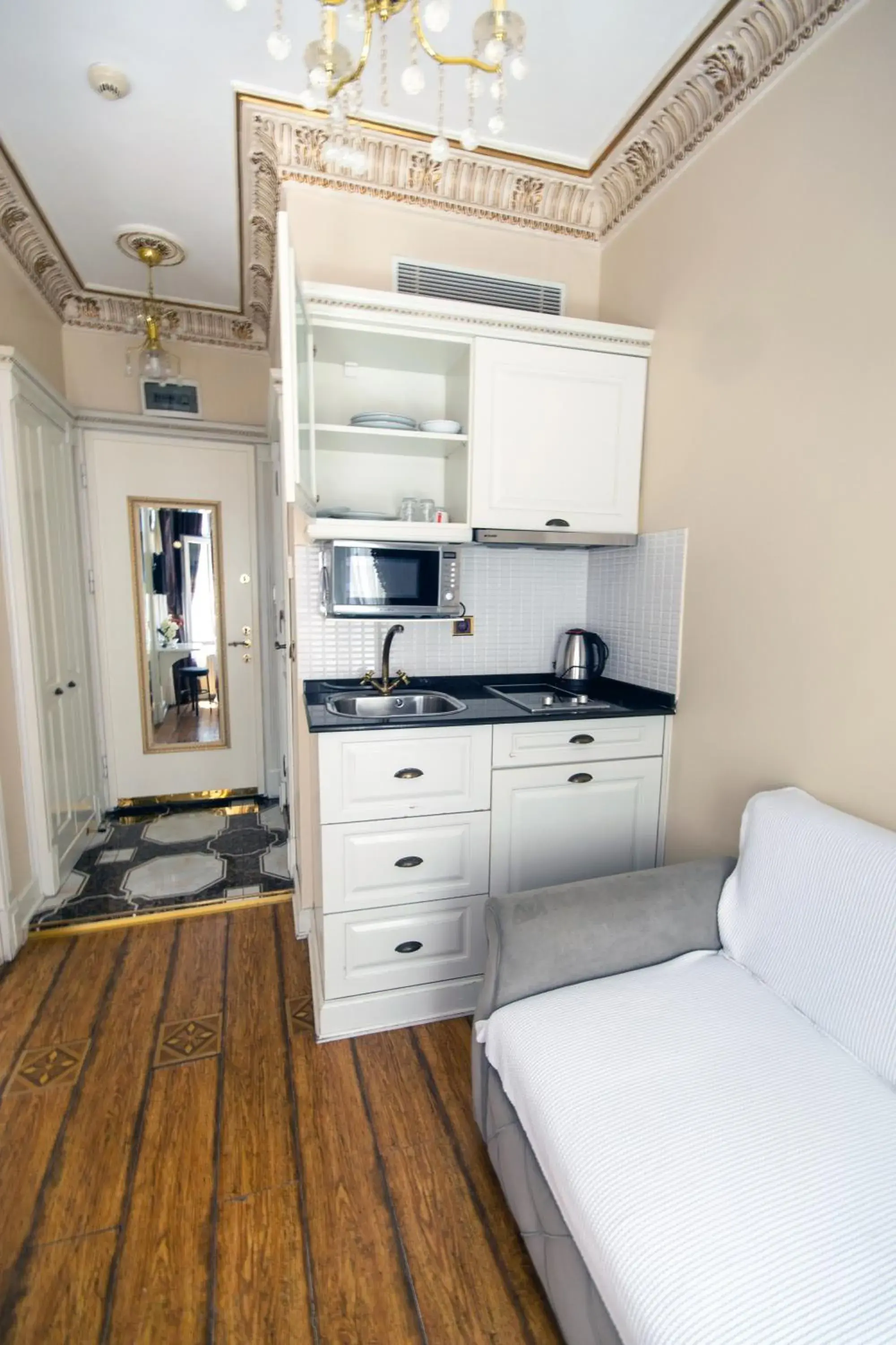 Kitchen or kitchenette, Bed in IQ Hotel Kitchen or kitchenette, Bed in IQ Hotel