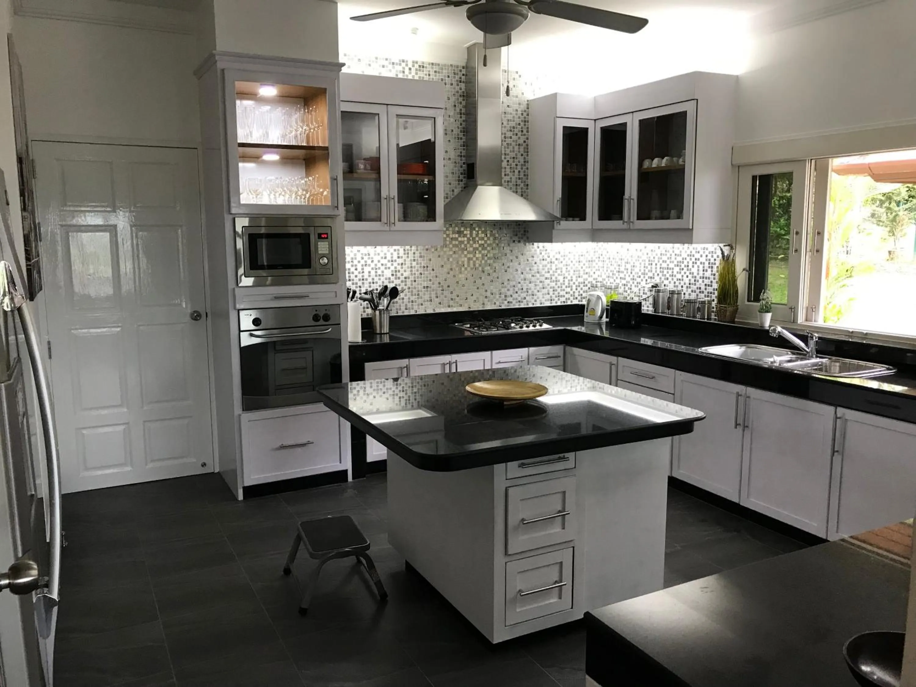 Kitchen or kitchenette in Villa Oriole