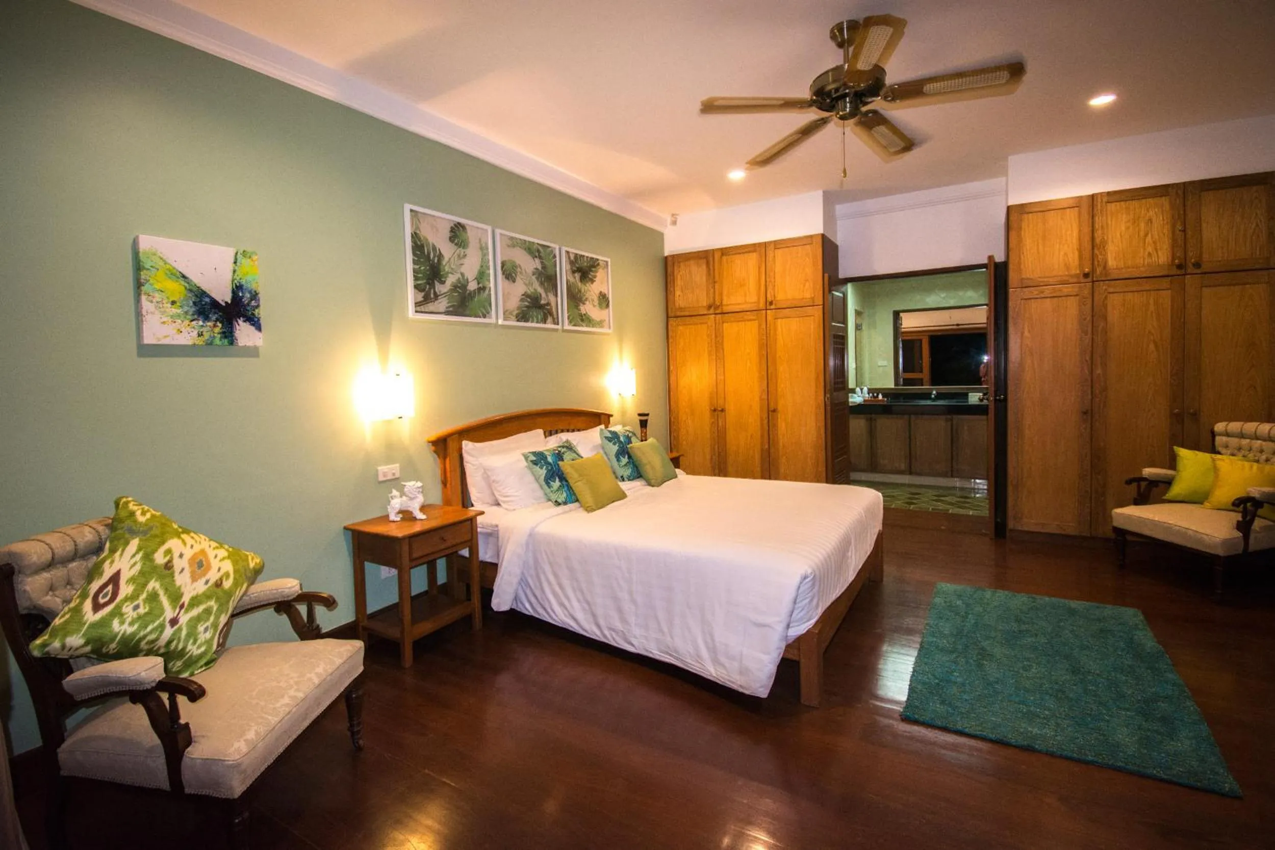 Bedroom, Bed in Villa Oriole