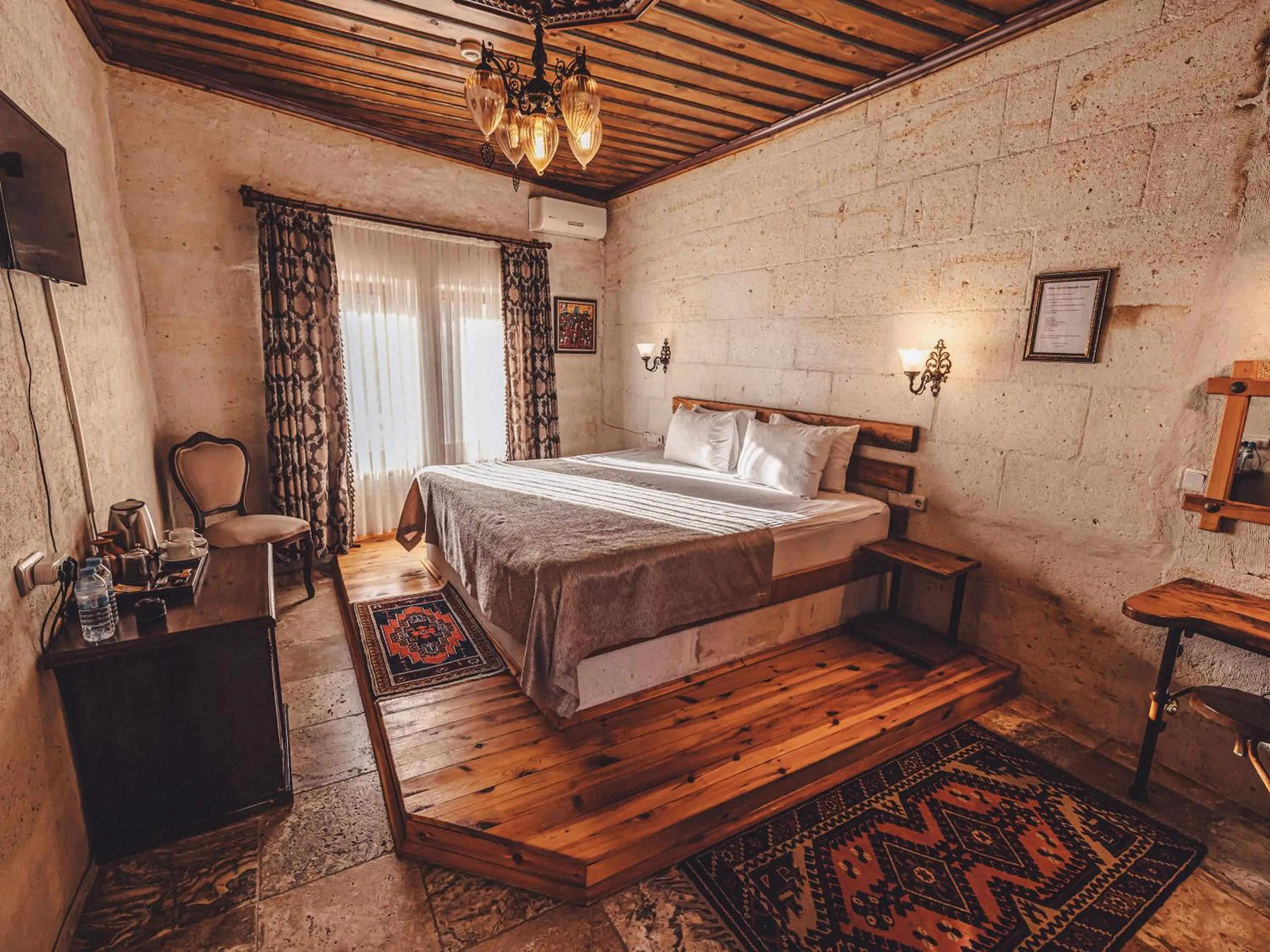 Photo of the whole room, Bed in Hanzade Cappadocia