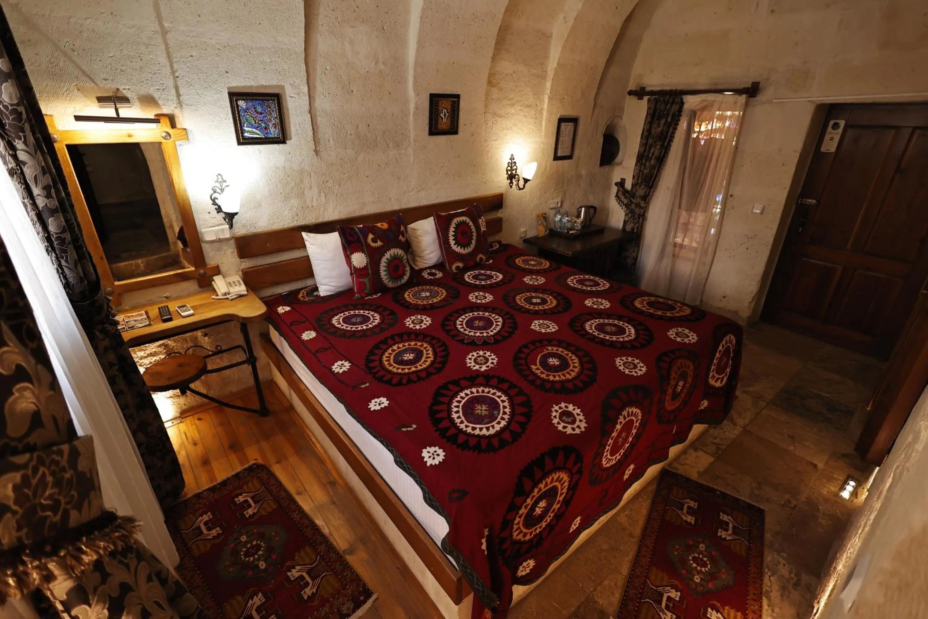 Photo of the whole room, Bed in Hanzade Cappadocia