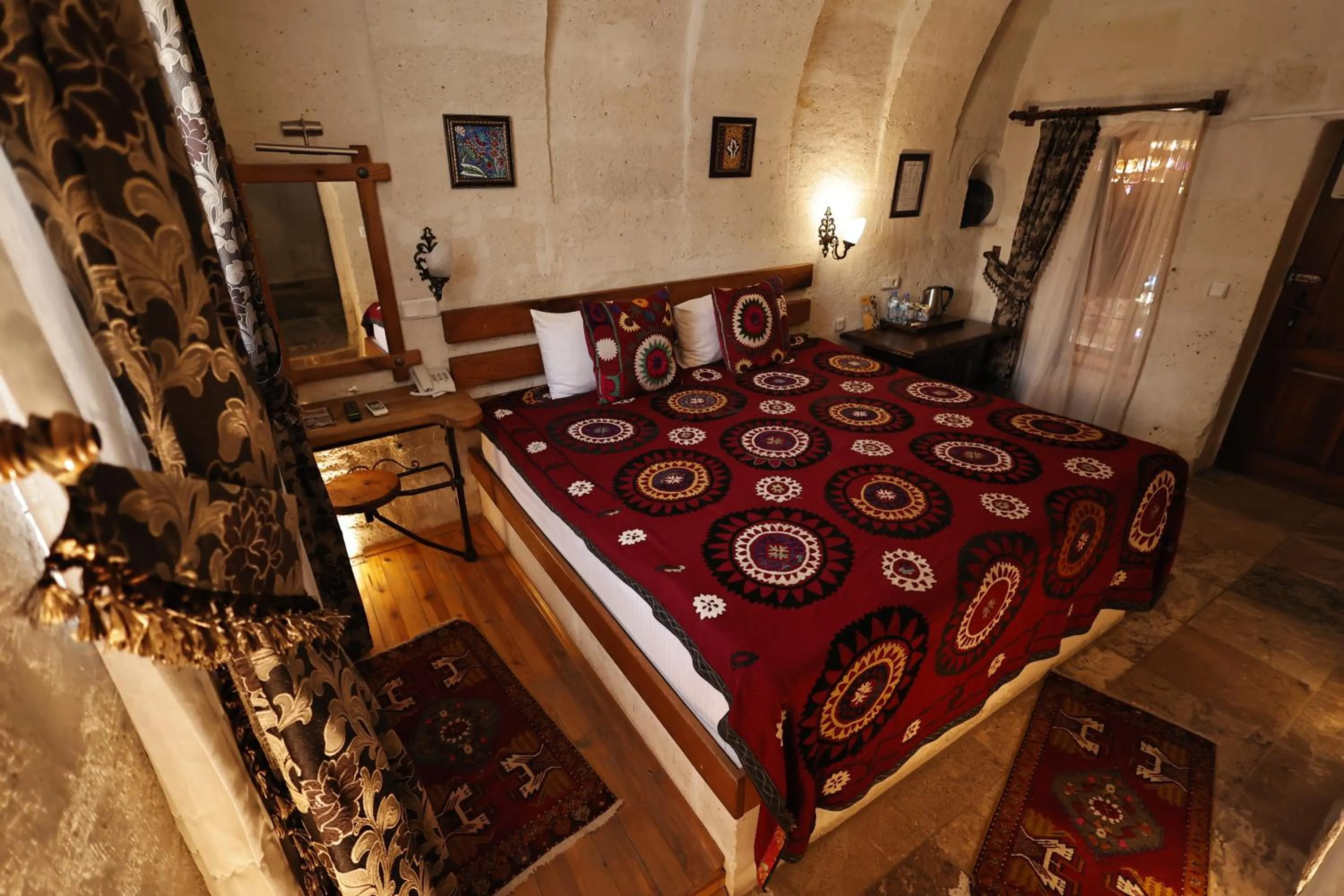 Photo of the whole room, Bed in Hanzade Cappadocia