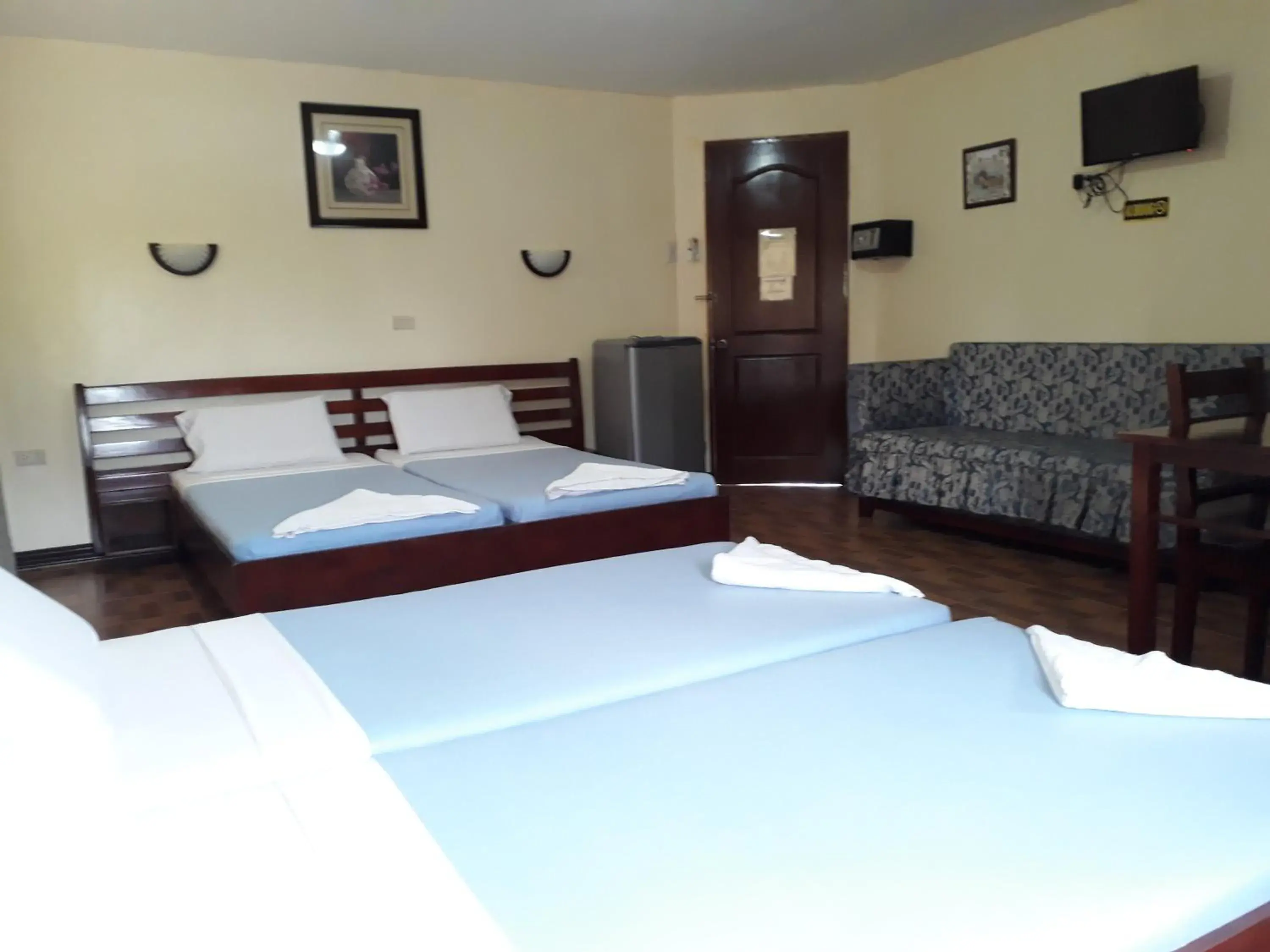 Bed in Cherrys @ Home Too Inland Resort Bed in Cherrys @ Home Too Inland Resort