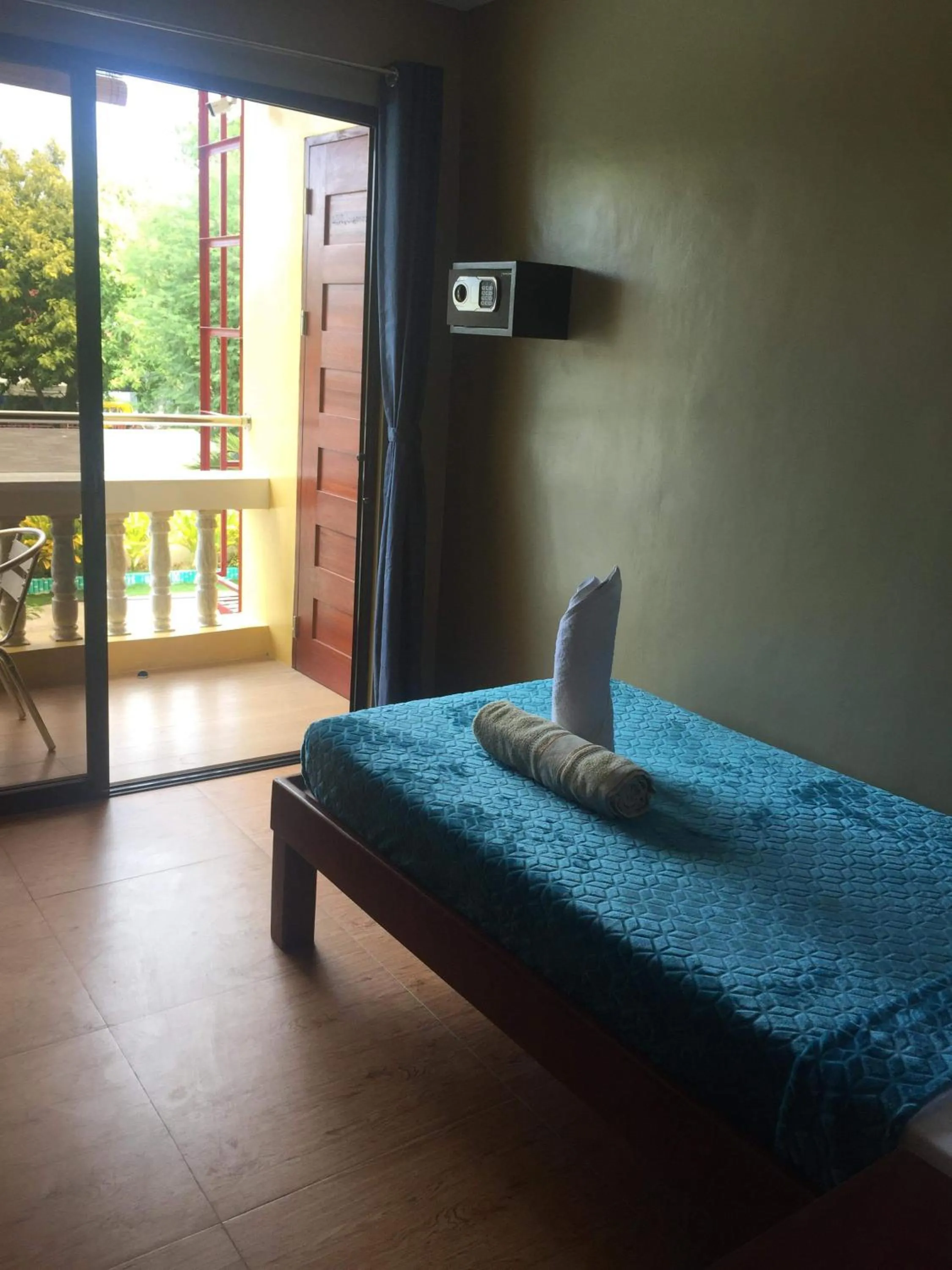 Bed in Cherrys @ Home Too Inland Resort