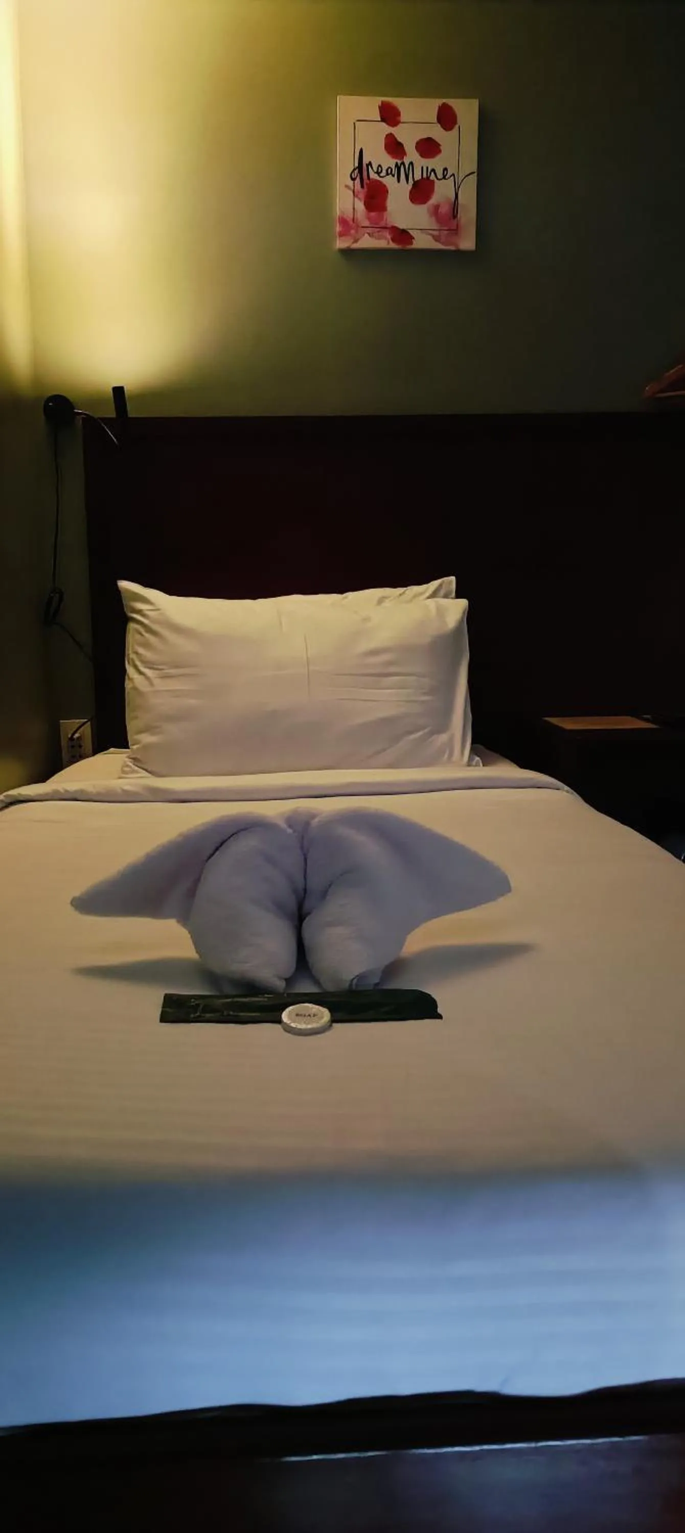 Bed in Cherrys @ Home Too Inland Resort