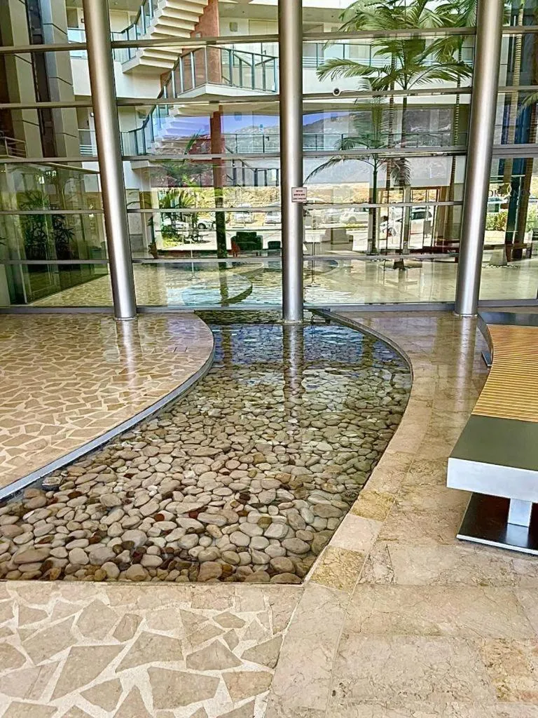 Lobby or reception in Okeanos Bmarina