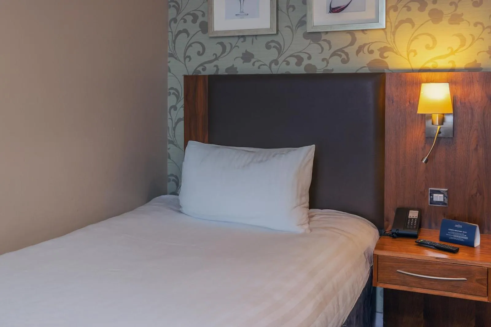 Bed in Gloucester Robinswood Hotel, BW Signature Collection