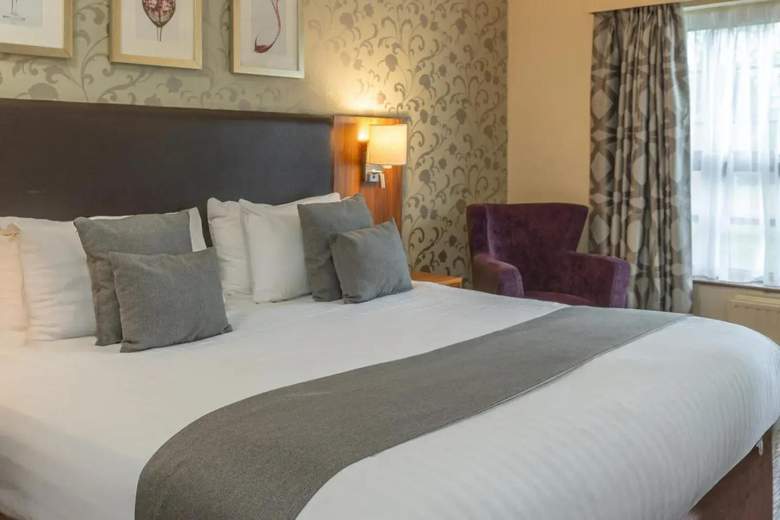 Bed in Gloucester Robinswood Hotel, BW Signature Collection Bed in Gloucester Robinswood Hotel, BW Signature Collection