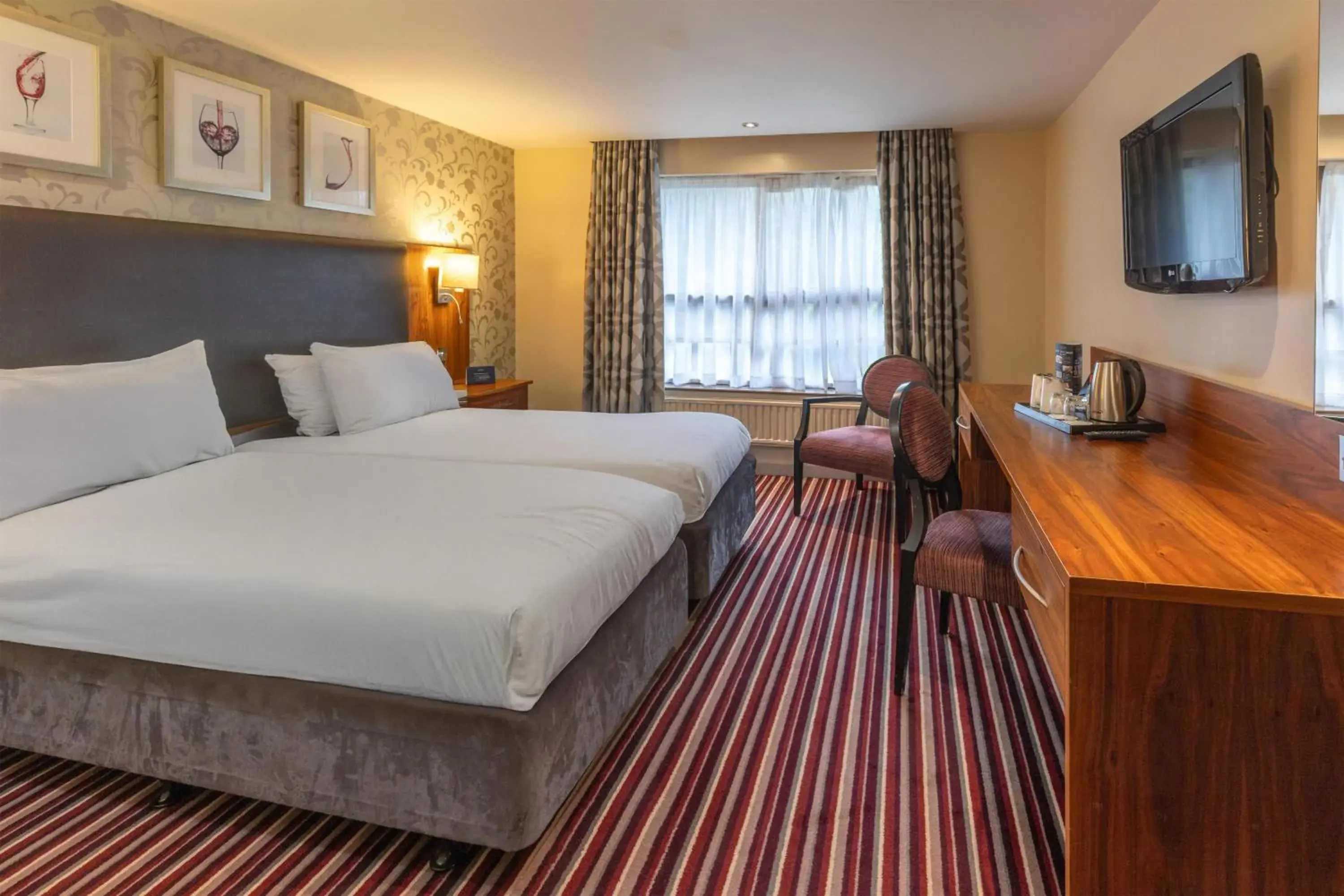 Bedroom, Bed in Gloucester Robinswood Hotel, BW Signature Collection Bedroom, Bed in Gloucester Robinswood Hotel, BW Signature Collection