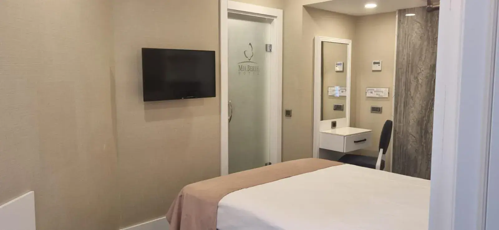 Bedroom, Bed in Mia Berre Hotels Bedroom, Bed in Mia Berre Hotels