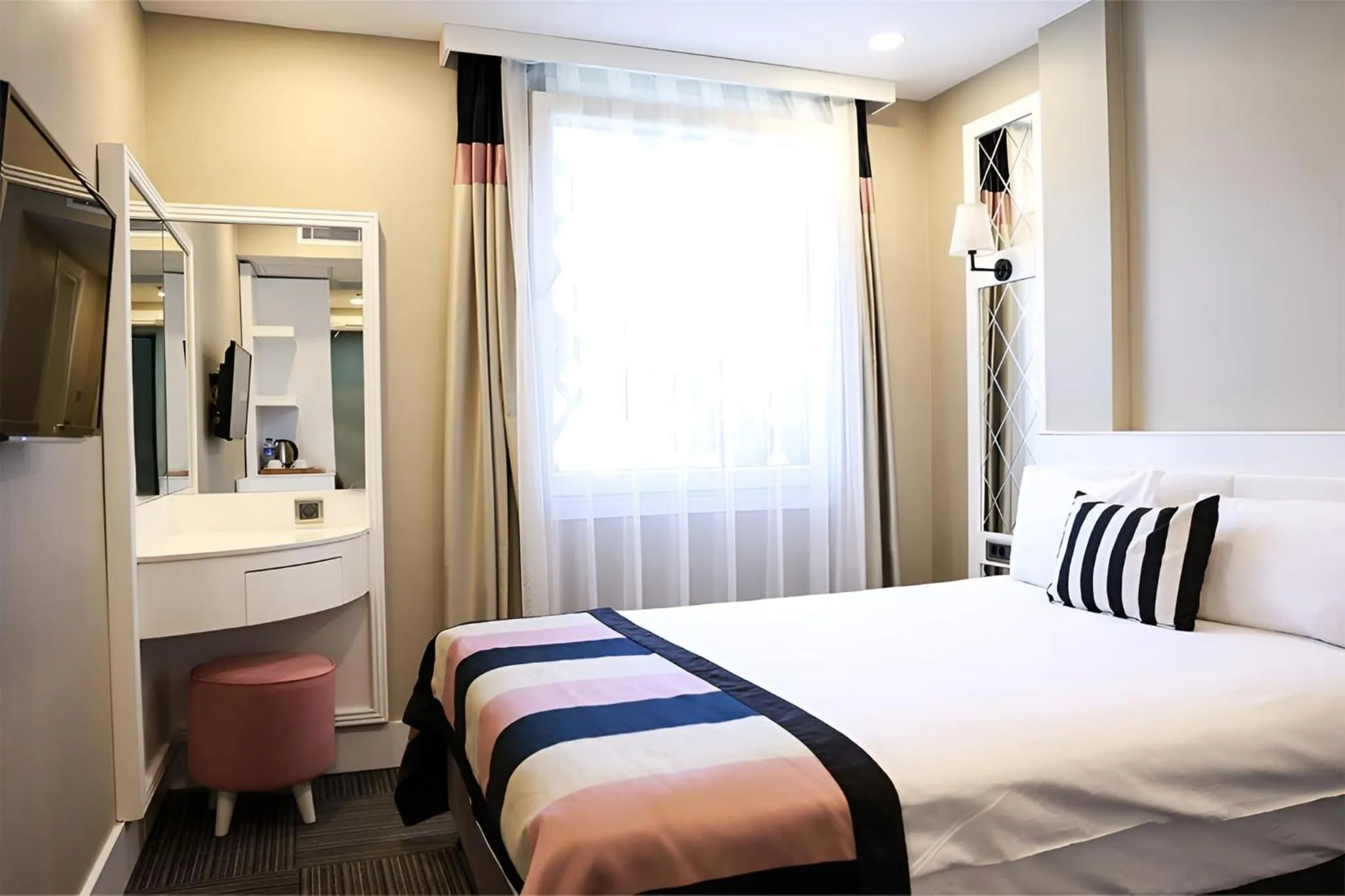 Bed in Mia Berre Hotels