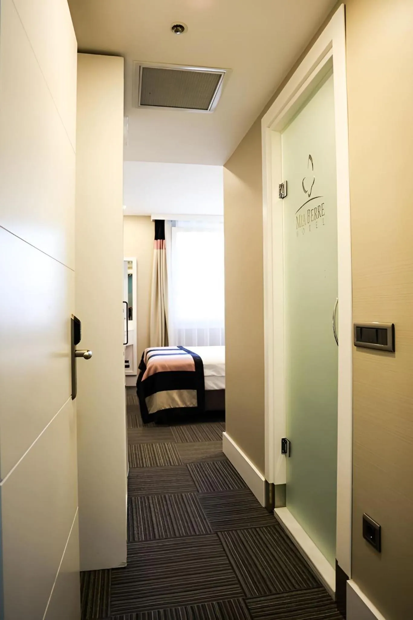 Photo of the whole room, Bed in Mia Berre Hotels