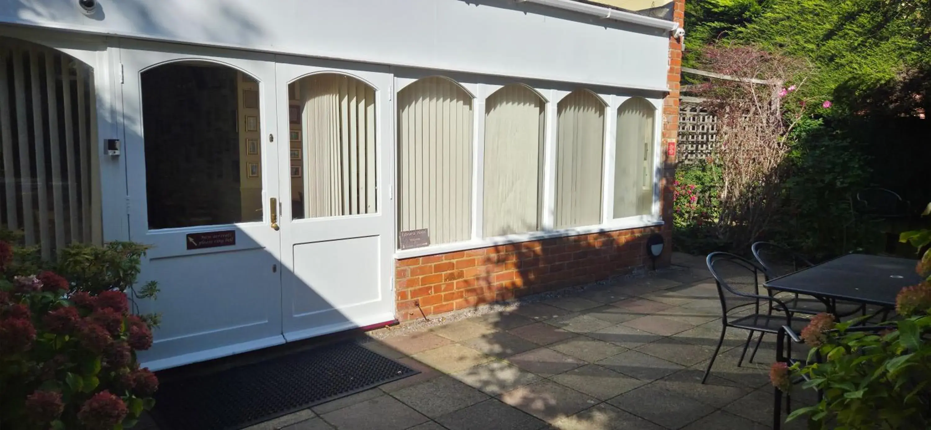 Facade/entrance in Edward Hotel Facade/entrance in Edward Hotel